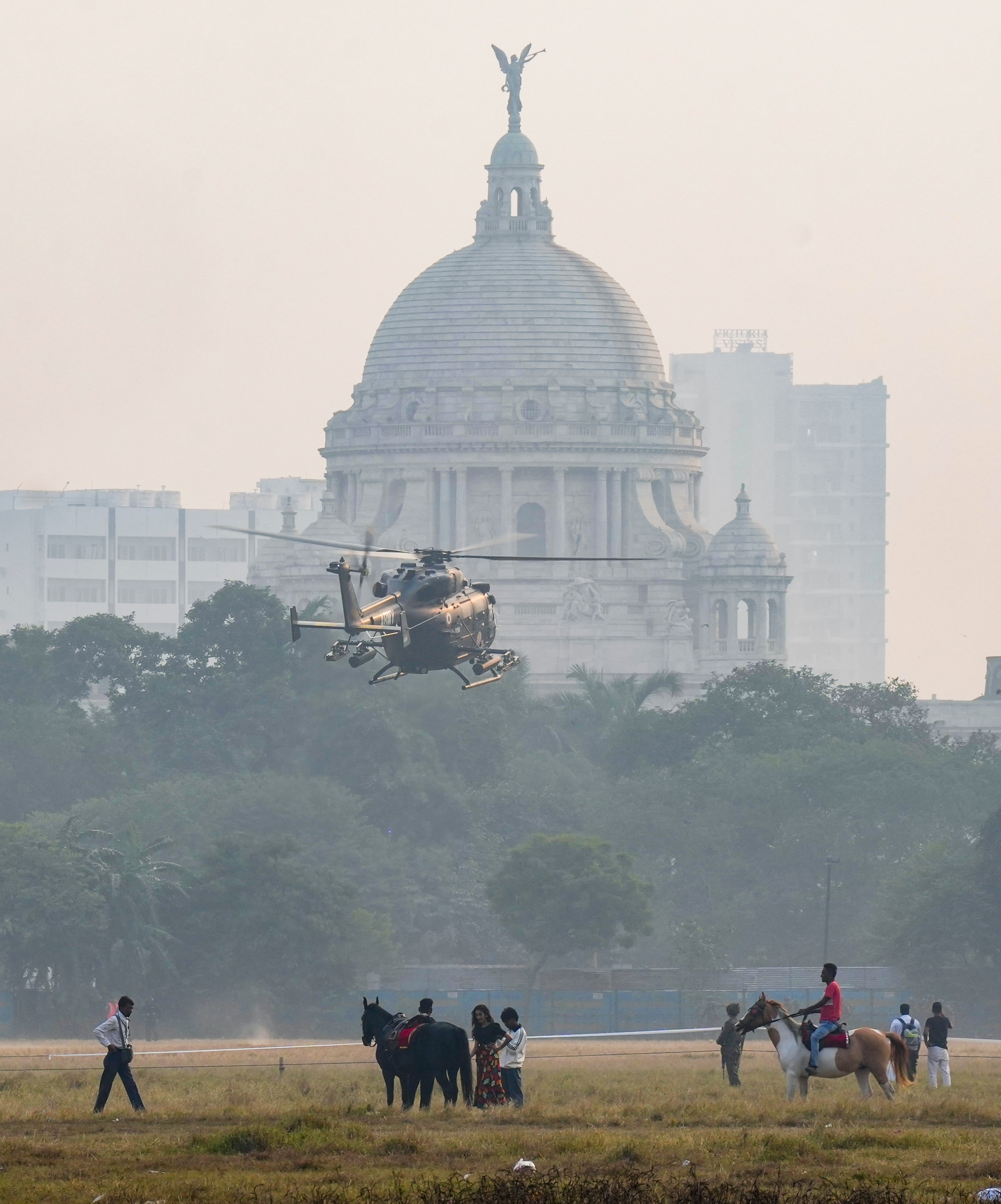 বর্ণাঢ্য মিলিটারি ট্যাটু শো বর্ণাঢ্য মিলিটারি ট্যাটু শো