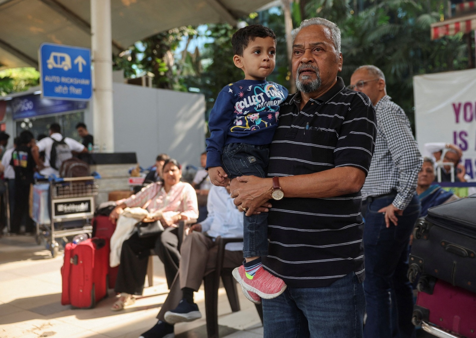 অন্য বিমান সংস্থাগুলিতেও টিকিটের চাহিদা তুঙ্গে