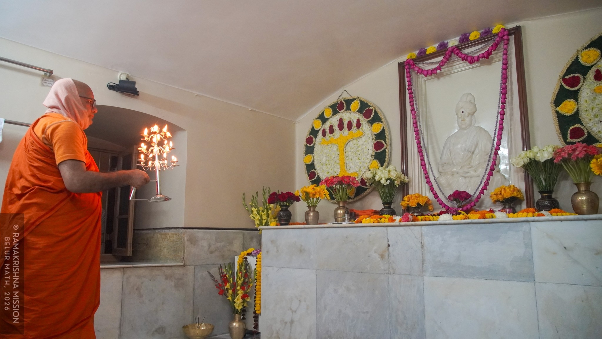 বিষের মতো প্রত্যাখ্যান করো