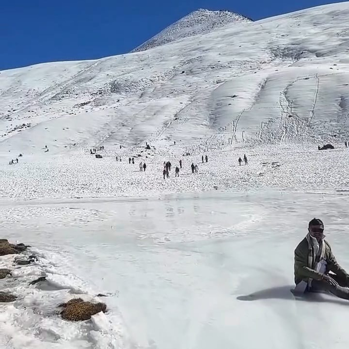 দার্জিলিঙে তুষারপাত দার্জিলিঙে তুষারপাত