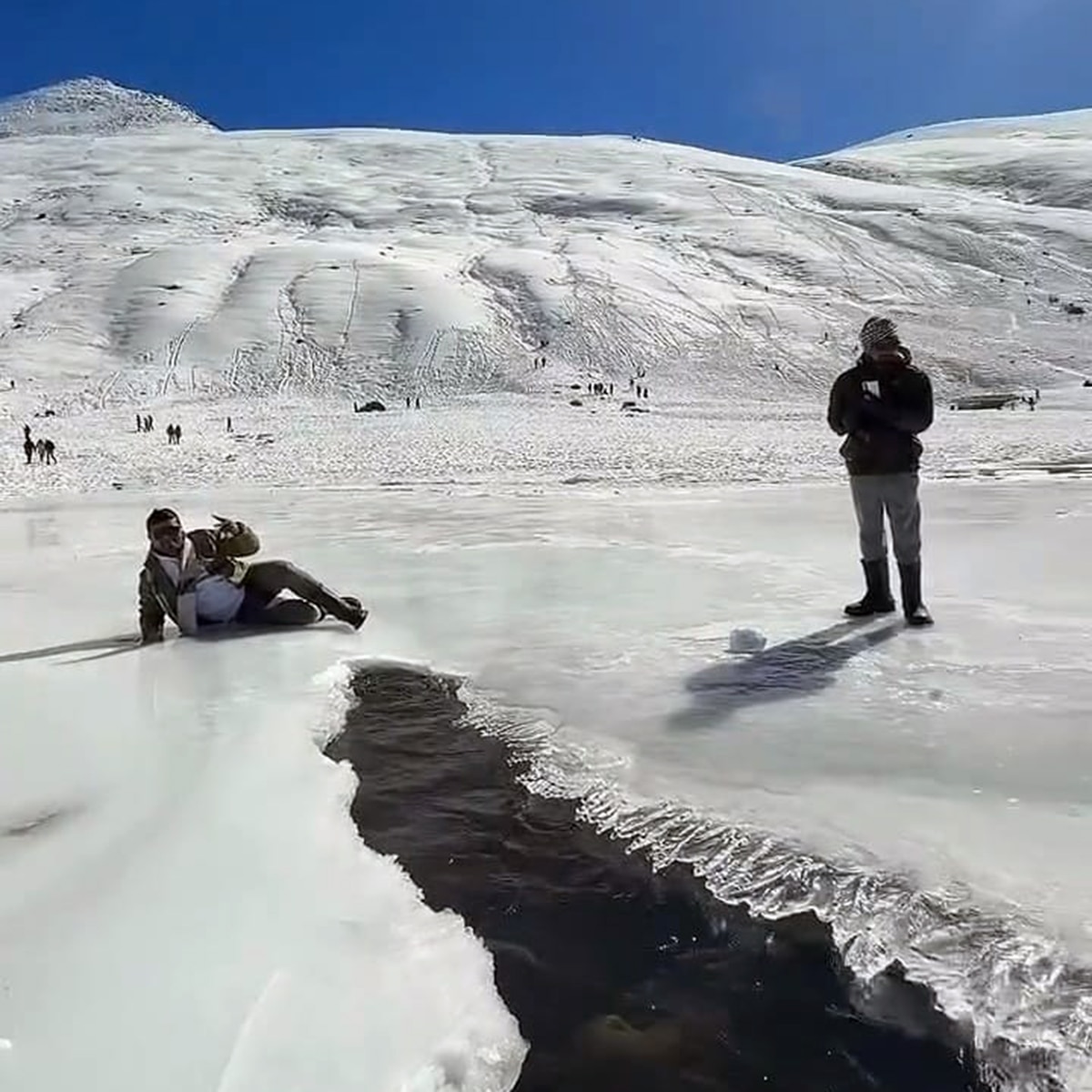 দার্জিলিঙে তুষারপাত দার্জিলিঙে তুষারপাত