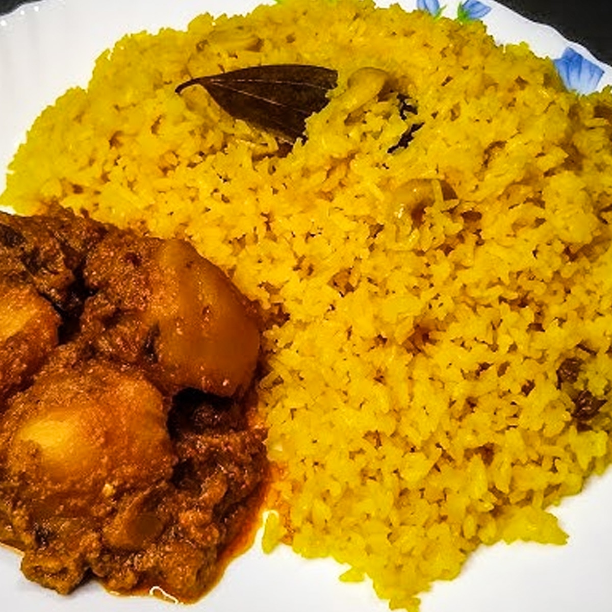 আলুর দম, বাসন্তী পোলাও