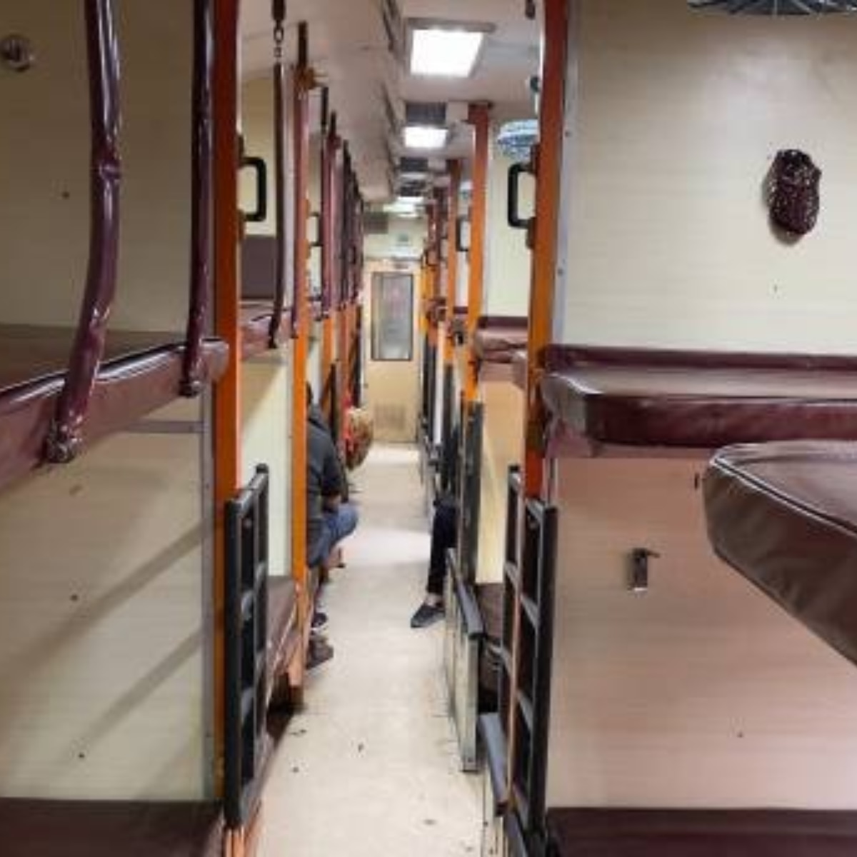 কখন মিডল বার্থ ব্যবহার করতে পারবেন?