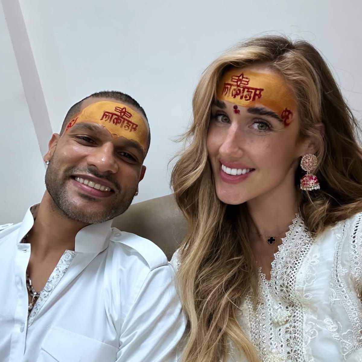 আদালত রেকর্ড করেছে যে আয়েশা হয় এই দাবিগুলিকে চ্যালেঞ্জ না করার সিদ্ধান্ত নিয়েছিলেন অথবা তাদের পর্যাপ্ত সাড়া দিতে ব্যর্থ হয়েছেন।