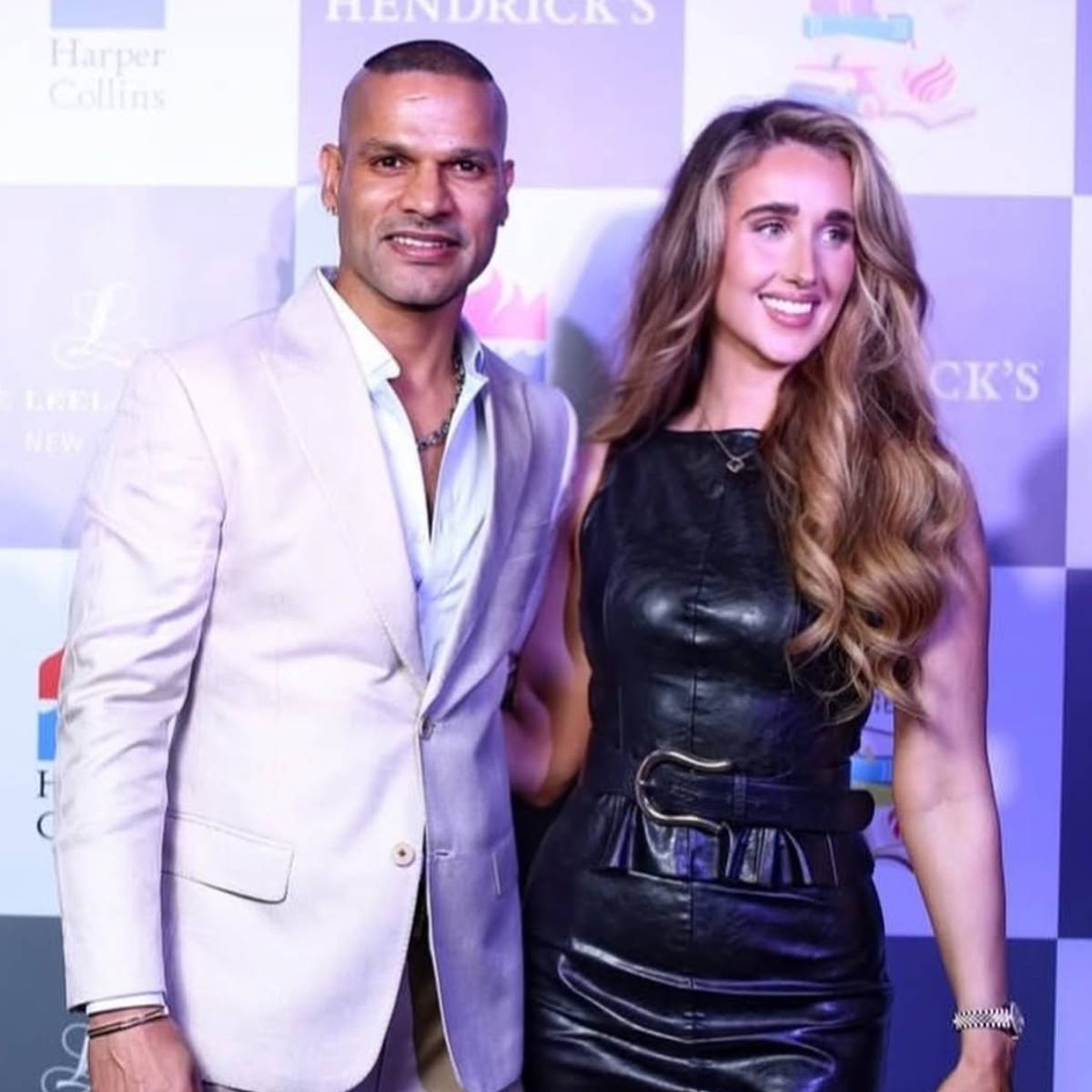 এই বছরের শুরুতে, দুবাইতে চ্যাম্পিয়ন্স ট্রফির একটি ম্যাচে ধাওয়ান এবং সোফিকে একসঙ্গে দেখা গিয়েছিল। এই জুটি একটি মিডিয়া কনক্লেভেও উপস্থিত ছিলেন, যেখানে ভারতের প্রাক্তন ওপেনার ইঙ্গিত দিয়েছিলেন যে তিনি আবারও প্রেম খুঁজে পেয়েছেন।