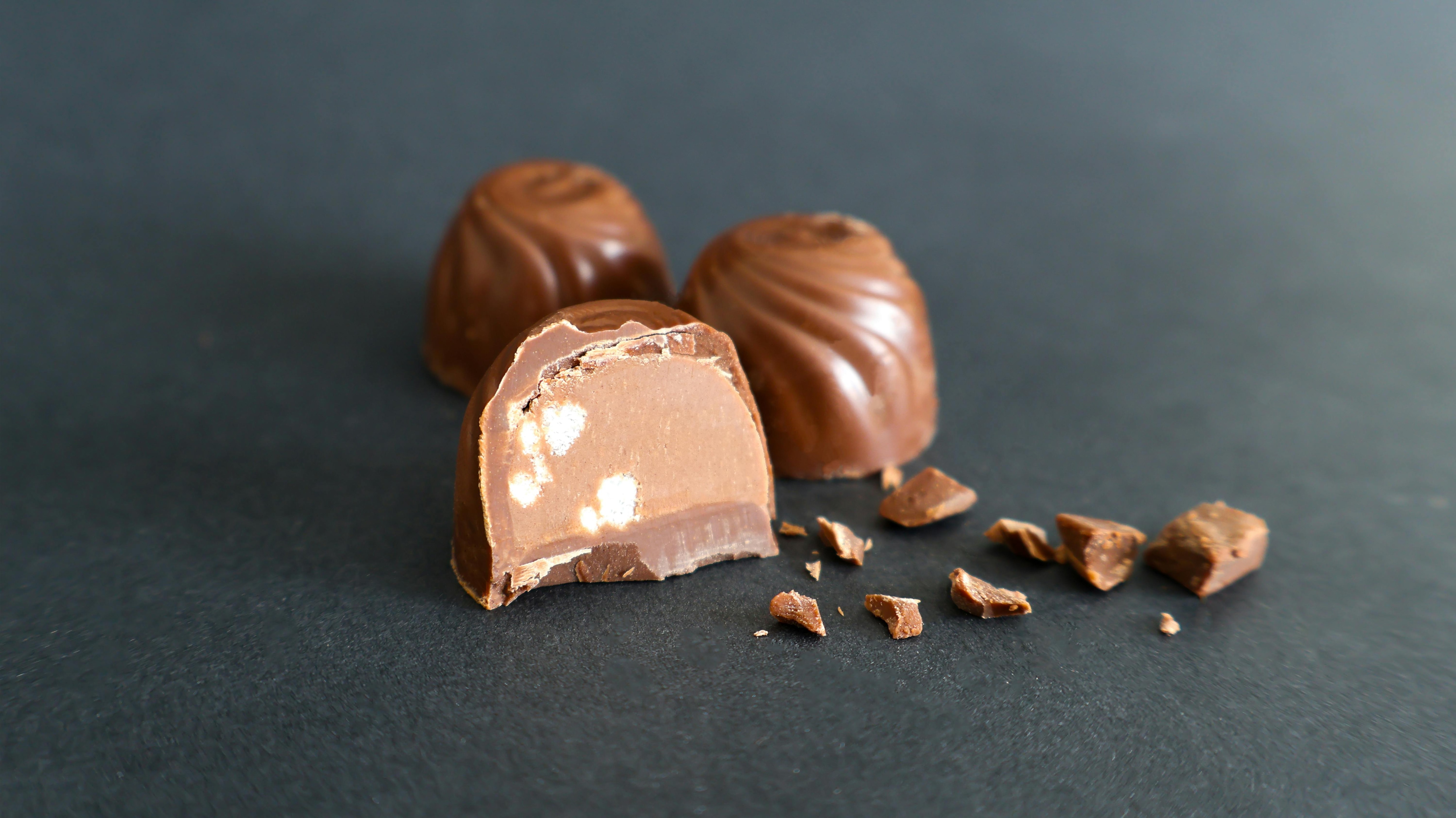 চাইলে খেতে হবে ডার্ক চকোলেট