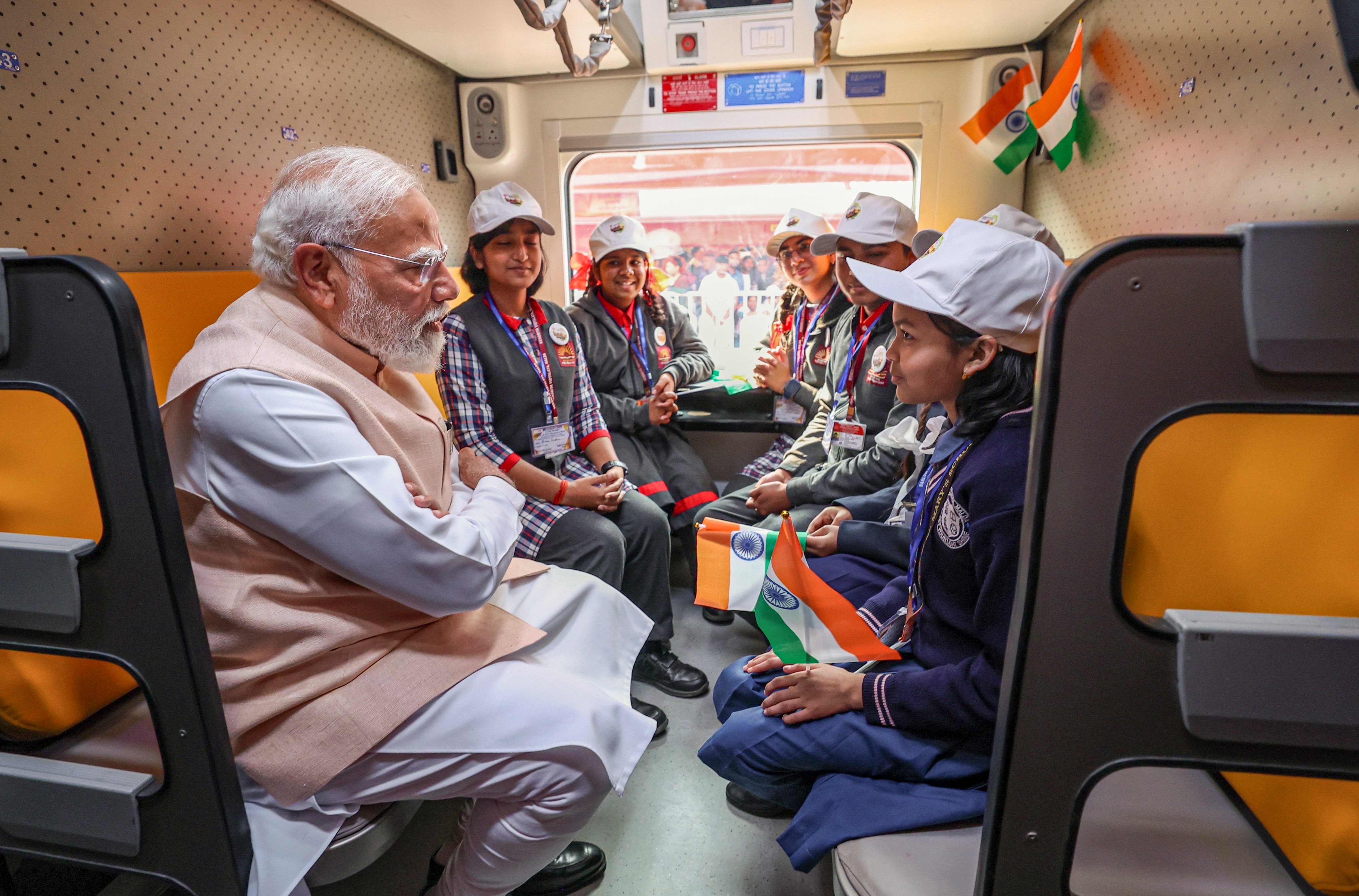  Howrah Guwahati Vande Bharat Timings