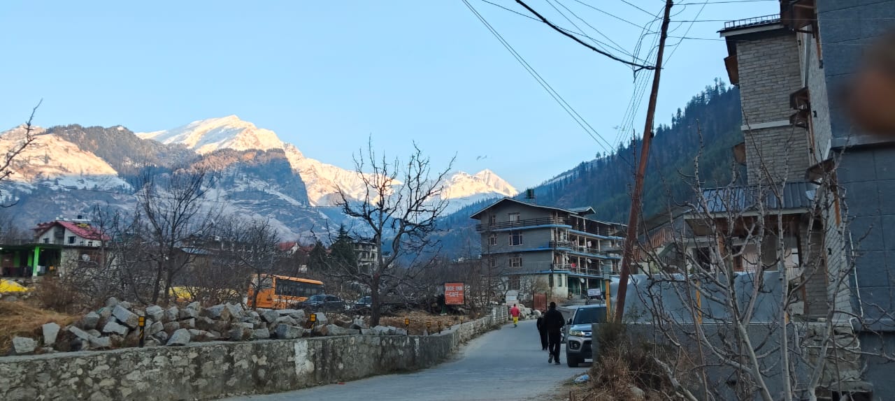 প্ল্যান করুন ভারতেরই মানালি যাওয়ার