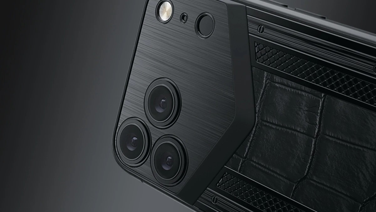 Caviar। iPhone 17 Pro Max