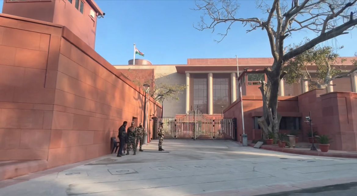 জরুরি মুহূর্তে আর্থিক চিন্তা ছাড়াই চিকিৎসা জরুরি মুহূর্তে আর্থিক চিন্তা ছাড়াই চিকিৎসা