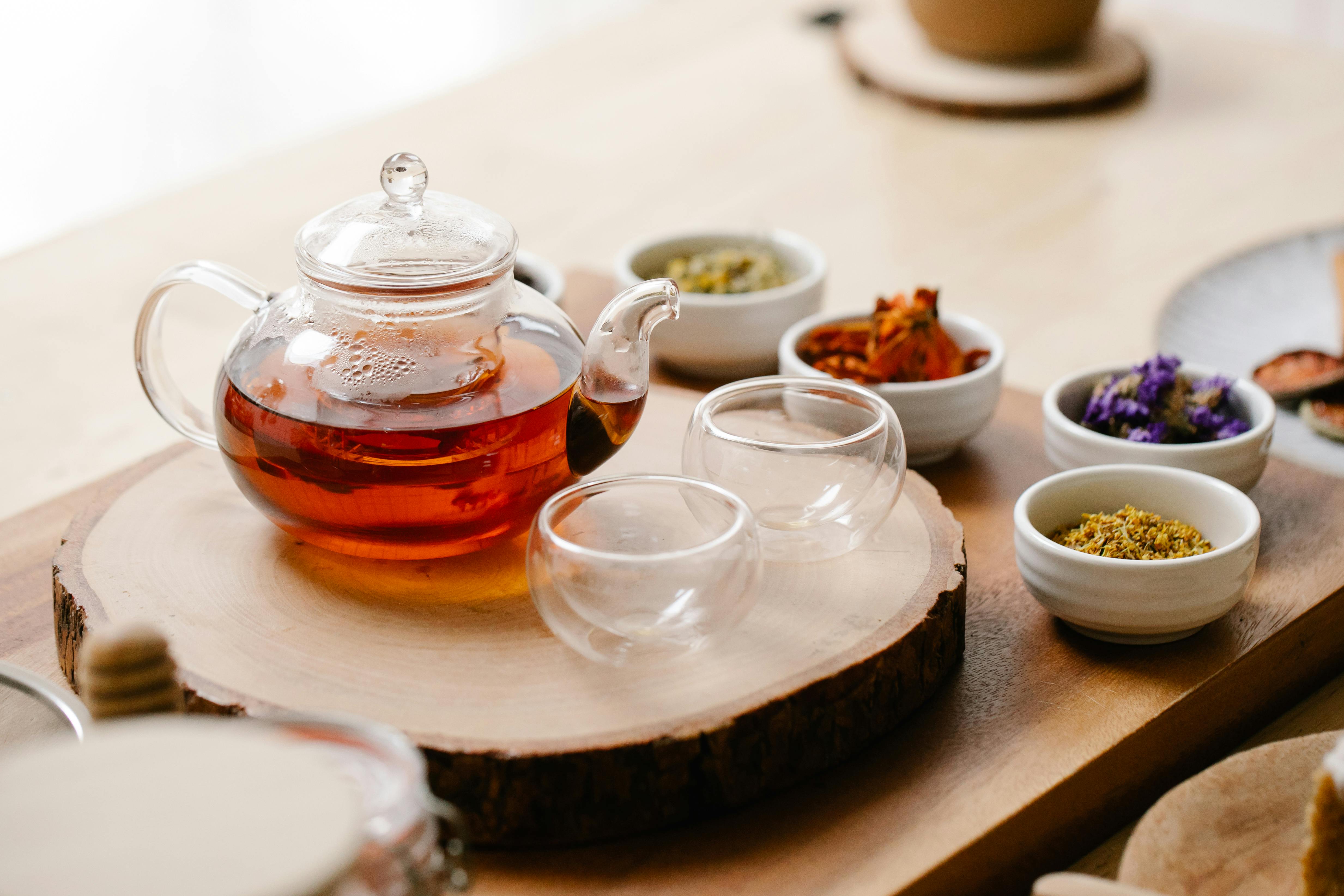 প্রতিদিন ২ থেকে ৪ কাপ চা খেতে পারেন