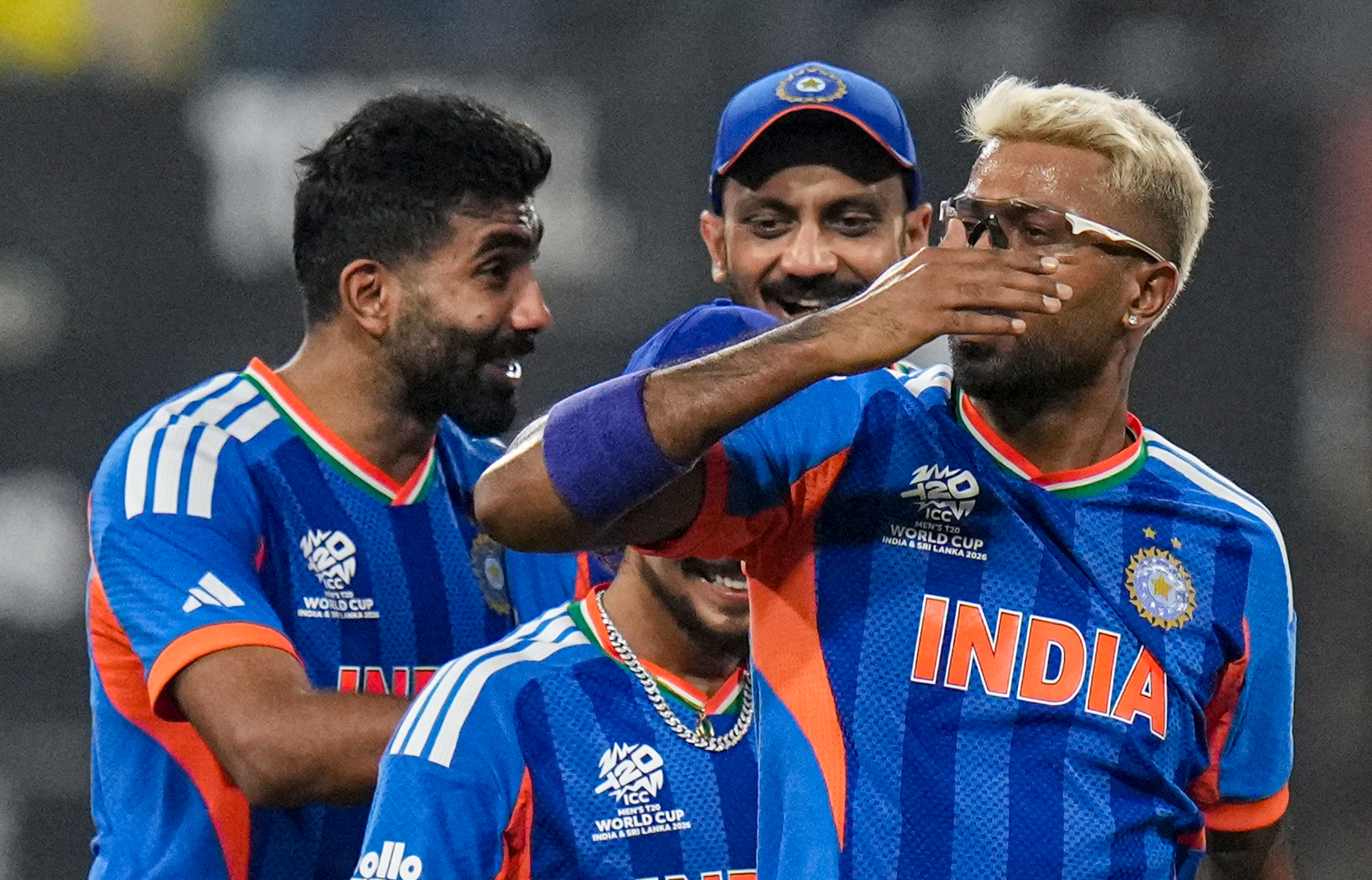 বিতর্ক আরও বাড়িয়ে দিল