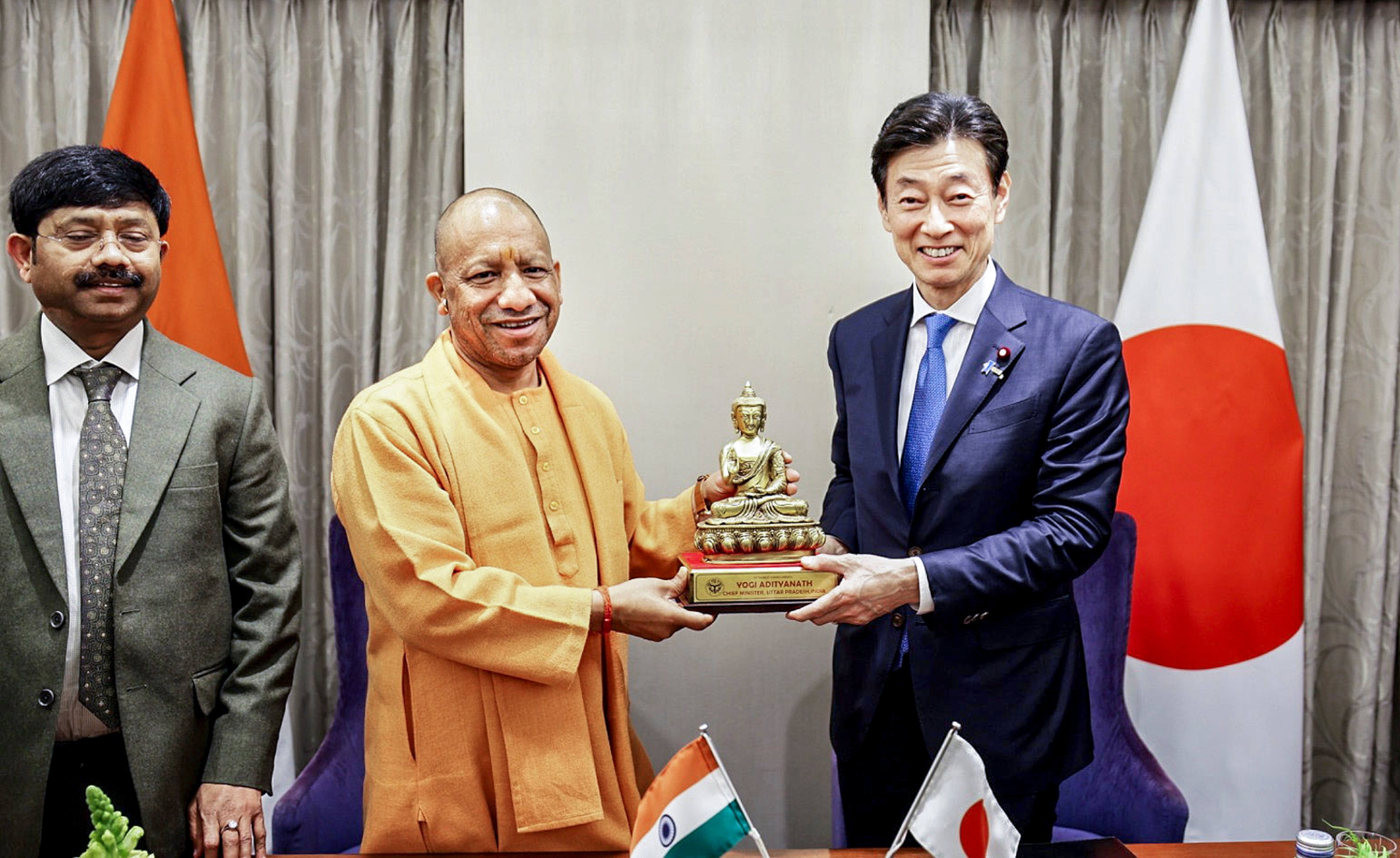 টোকিওতে গুরুত্বপূর্ণ বক্তৃতা দিলেন উত্তরপ্রদেশের মুখ্যমন্ত্রী টোকিওতে গুরুত্বপূর্ণ বক্তৃতা দিলেন উত্তরপ্রদেশের মুখ্যমন্ত্রী