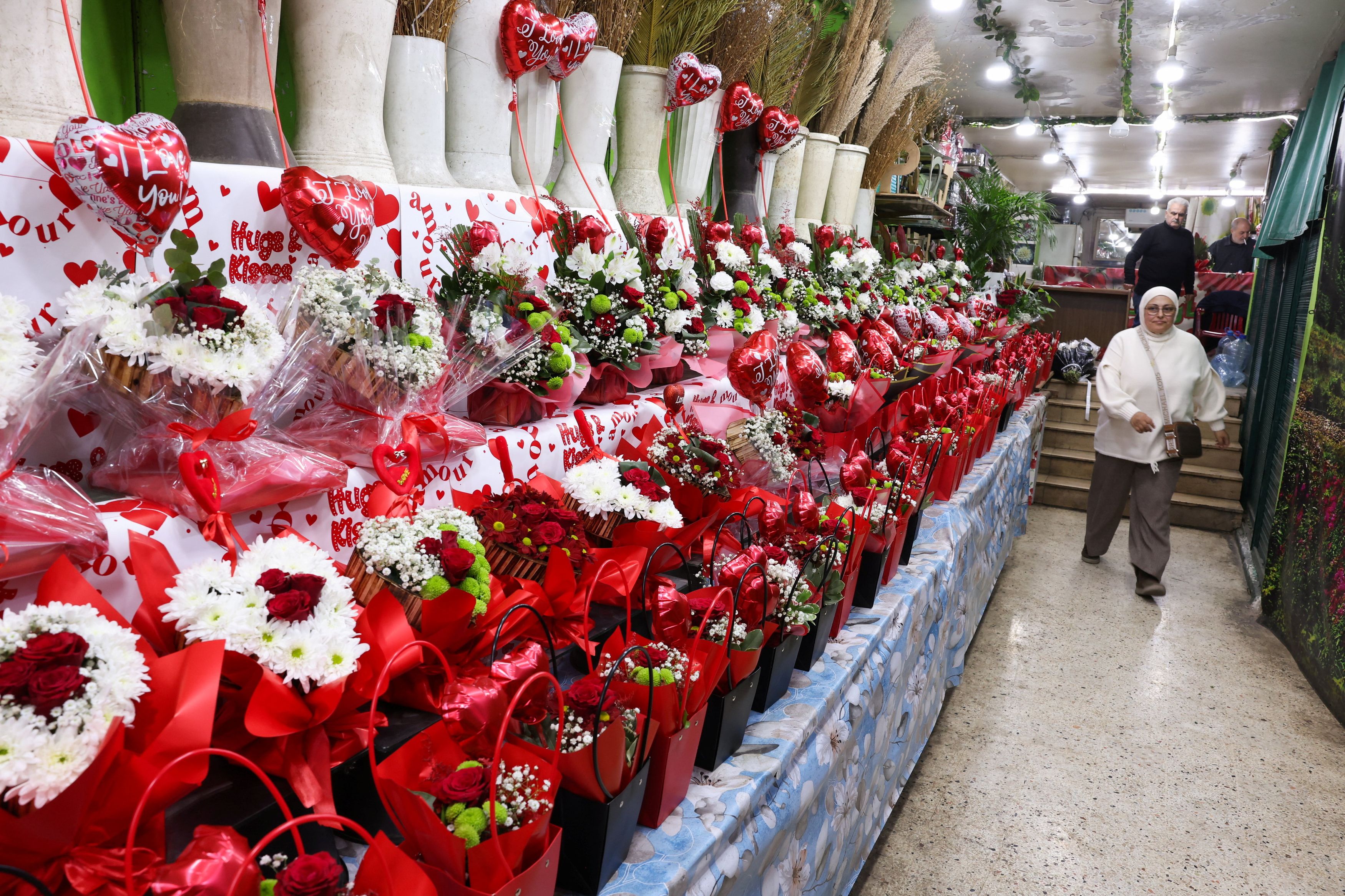 মস্তিষ্কের নির্দিষ্ট অংশ ও বিভিন্ন হরমোনের কার্যকলাপ