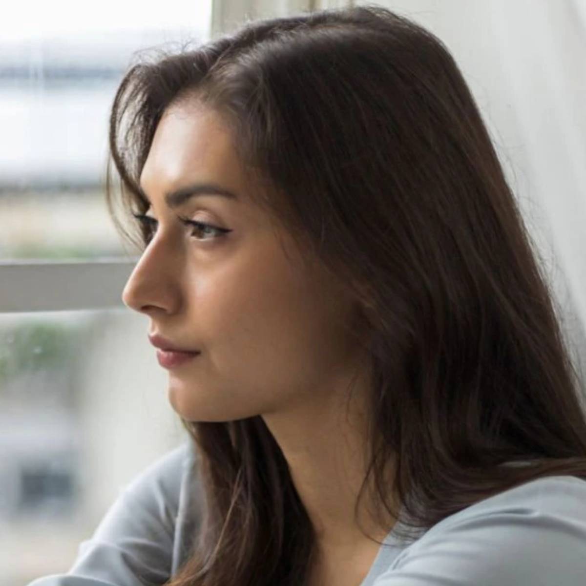 ১. নেতিবাচক চিন্তা দিয়ে দিন শুরু করা: আপনার মন ও কথা উভয়কেই পরিশুদ্ধ করা অত্যন্ত জরুরি। যদি আপনি মানসিক চাপ, রাগ বা অভিযোগের কথা ভাবতে ভাবতে ঘুম থেকে ওঠেন, তবে তা আপনার সারাদিনের উপর নেতিবাচক প্রভাব ফেলতে পারে। ঘুম থেকে ওঠার সঙ্গে সঙ্গেই ঈশ্বরকে স্মরণ করু