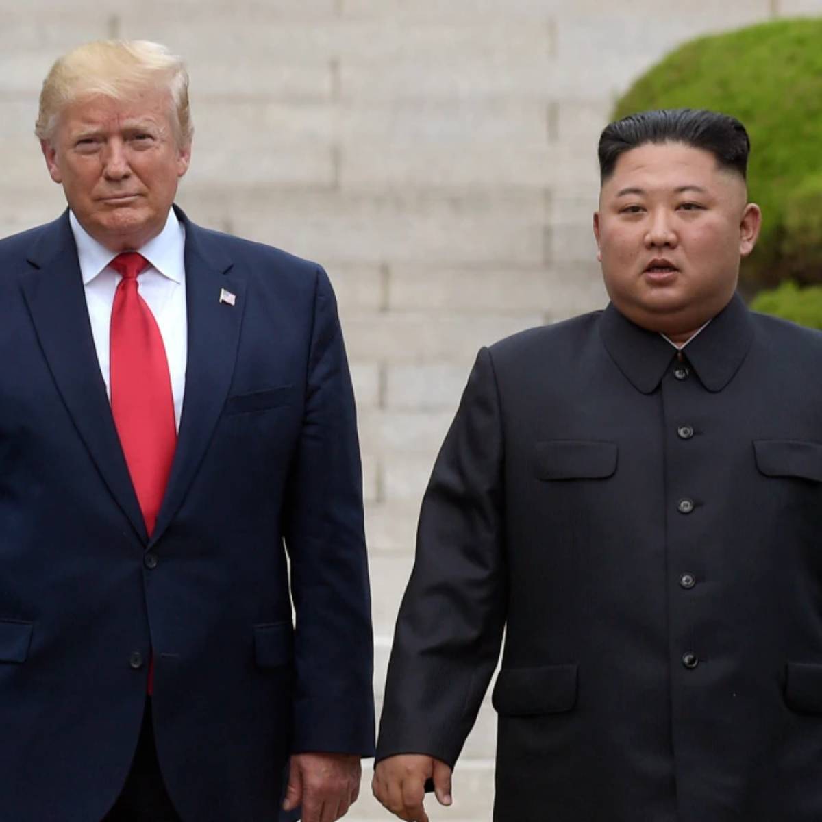 জিয়াং মার্কিন যুক্তরাষ্ট্র, ইজরায়েল এবং ইরানের মধ্যে সংঘর্ষের সম্ভাবনার কথাও উল্লেখ করেছেন। ঘটছেও ঠিক তাই। কূটনৈতিক প্রচেষ্টা ব্যর্থ হওয়ার পর, ডোনাল্ড ট্রাম্প এবং ইসরায়েলি প্রধানমন্ত্রী বেঞ্জামিন নেতানিয়াহু ইরানের উপর আক্রমণ করেন। ইরান প্রতিশোধ হিসেবে মধ্