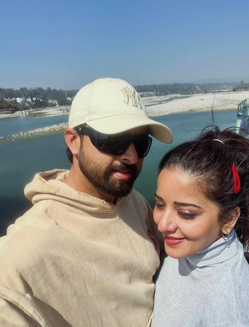 Monalisa husband live in