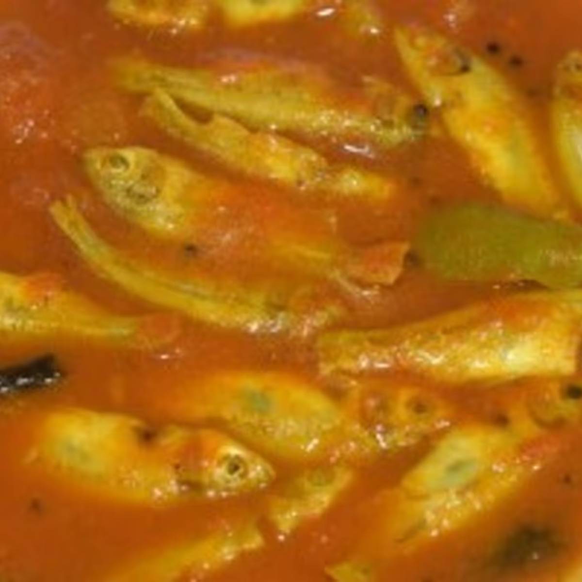 মাছ খেতে আমরা প্রায় সকলেই ভালবাসি। বাজারে নানা রকমের মাছ পাওয়া যায়। প্রতিটি মাছের স্বাদ এবং পুষ্টিগুণ আলাদা হয়।