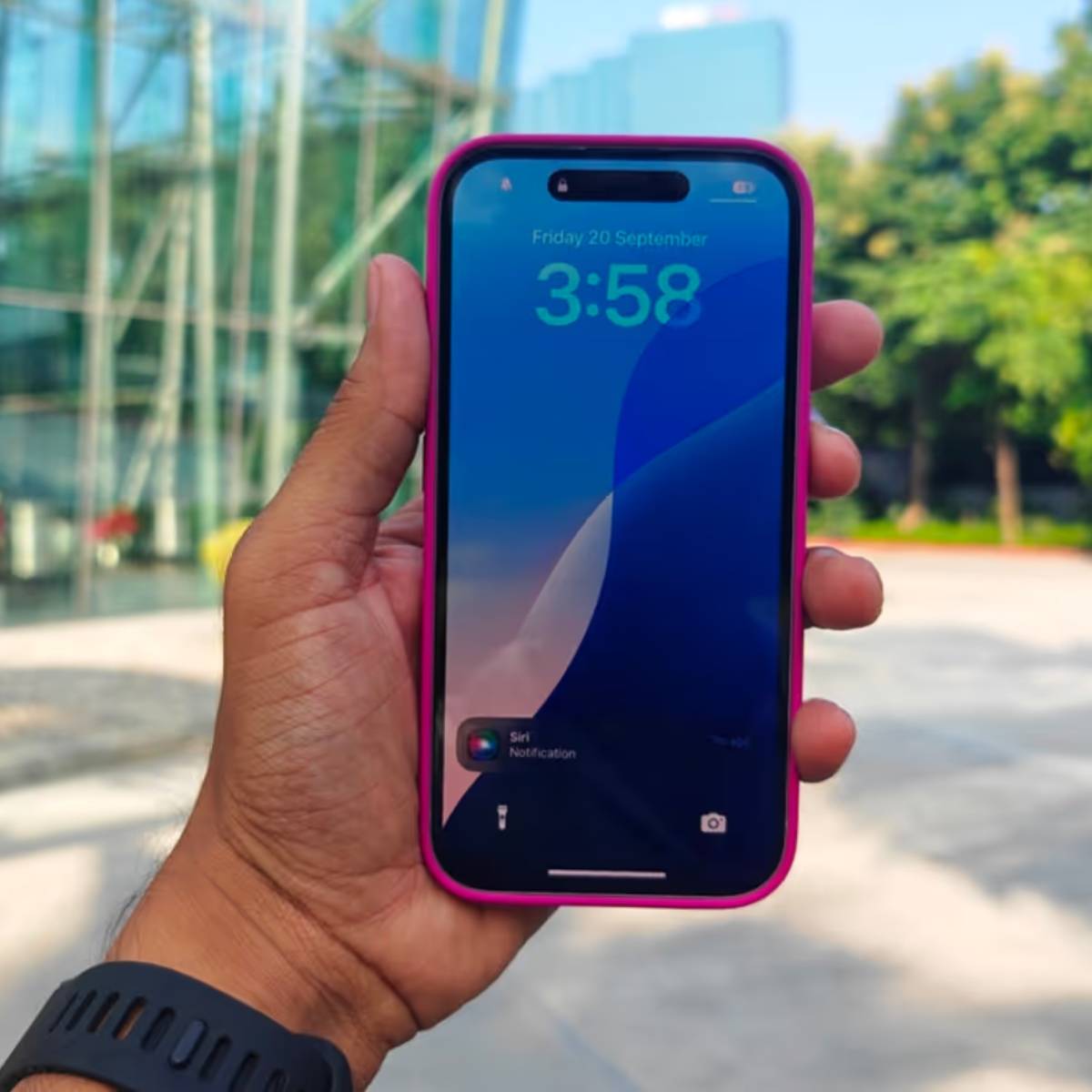 আইফোন ১৬ প্লাস এখন বিজয় সেলস-এ ৭১,৮৯০ টাকায় পাওয়া যাচ্ছে, যা লঞ্চ মূল্যের তুলনায় ১৮,০০০ টাকা সাশ্রয়।