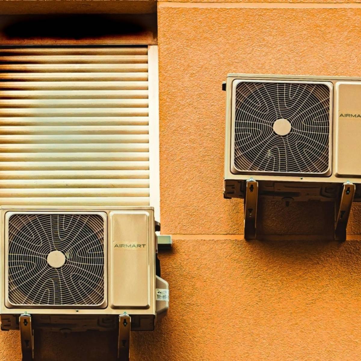 আগামী দিনে তাপমাত্রা আরও বাড়বে বলে আশা করা হচ্ছে। এই কারণেই অনেকেই তাদের বাড়ির জন্য নতুন এসি কিনছেন। কখনও কখনও, তাড়াহুড়ো বা অফারের প্রলোভনের কারণে, লোকেরা ভুল এসি কিনে ফেলে। (ছবি: আনস্প্ল্যাশ)