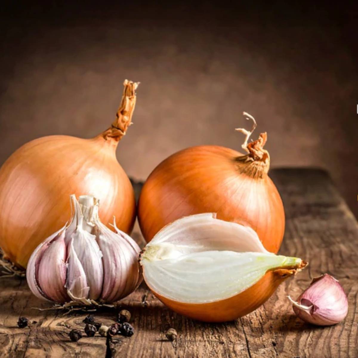 এমনকি যারা মাইগ্রেনের সমস্যায় ভুগছেন, তাদের ক্ষেত্রেও কাঁচা পেঁয়াজে উপস্থিত টাইরামিনের মতো যৌগ সংবেদনশীল ব্যক্তিদের মাথাব্যথা বাড়িয়ে দিতে পারে।