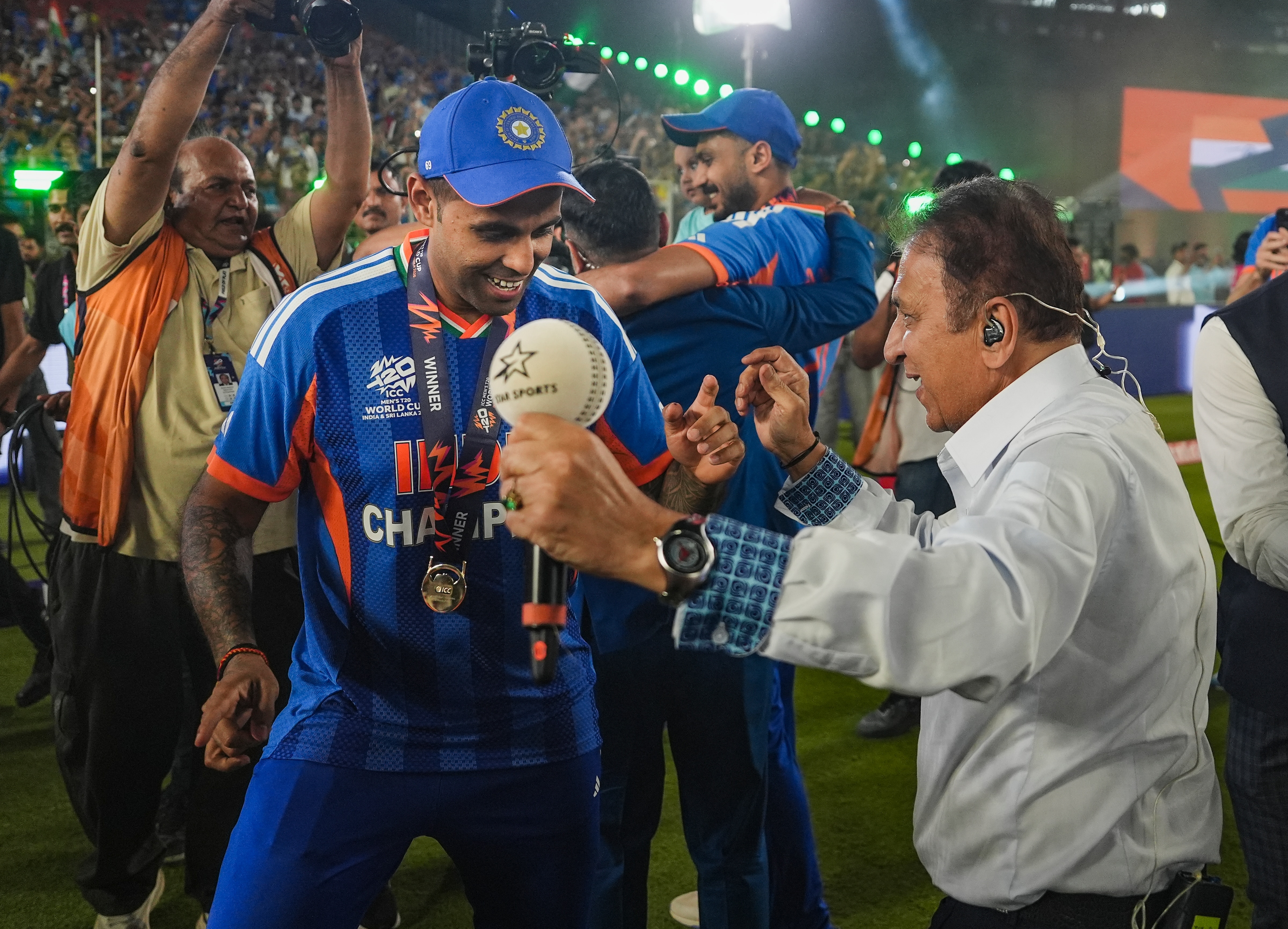 শুরু হল বিজয় মিছিল শুরু হল বিজয় মিছিল