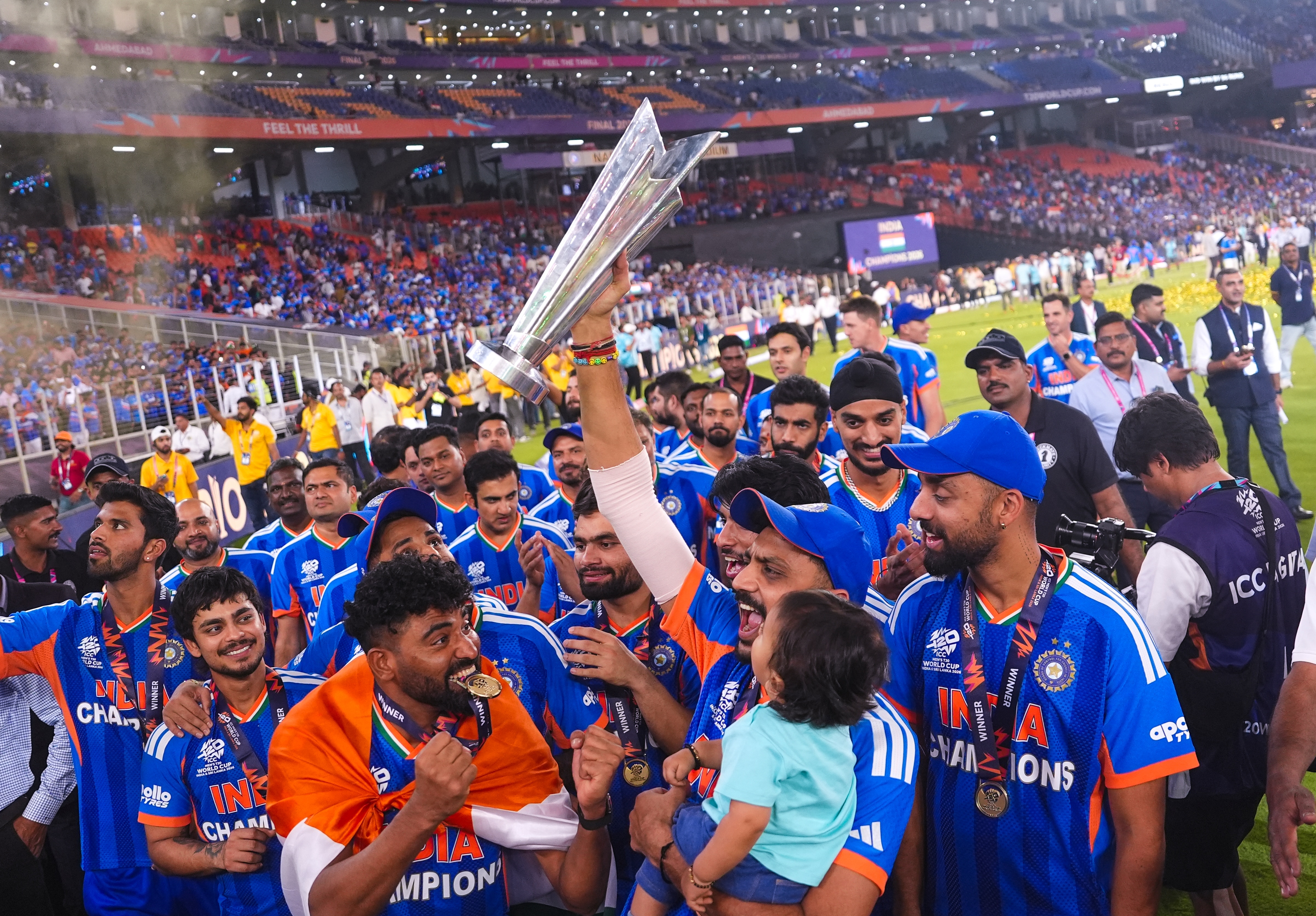 পরিবারকে নিয়ে উচ্ছ্বাসে মাতলেন সূর্যকুমার পরিবারকে নিয়ে উচ্ছ্বাসে মাতলেন সূর্যকুমার