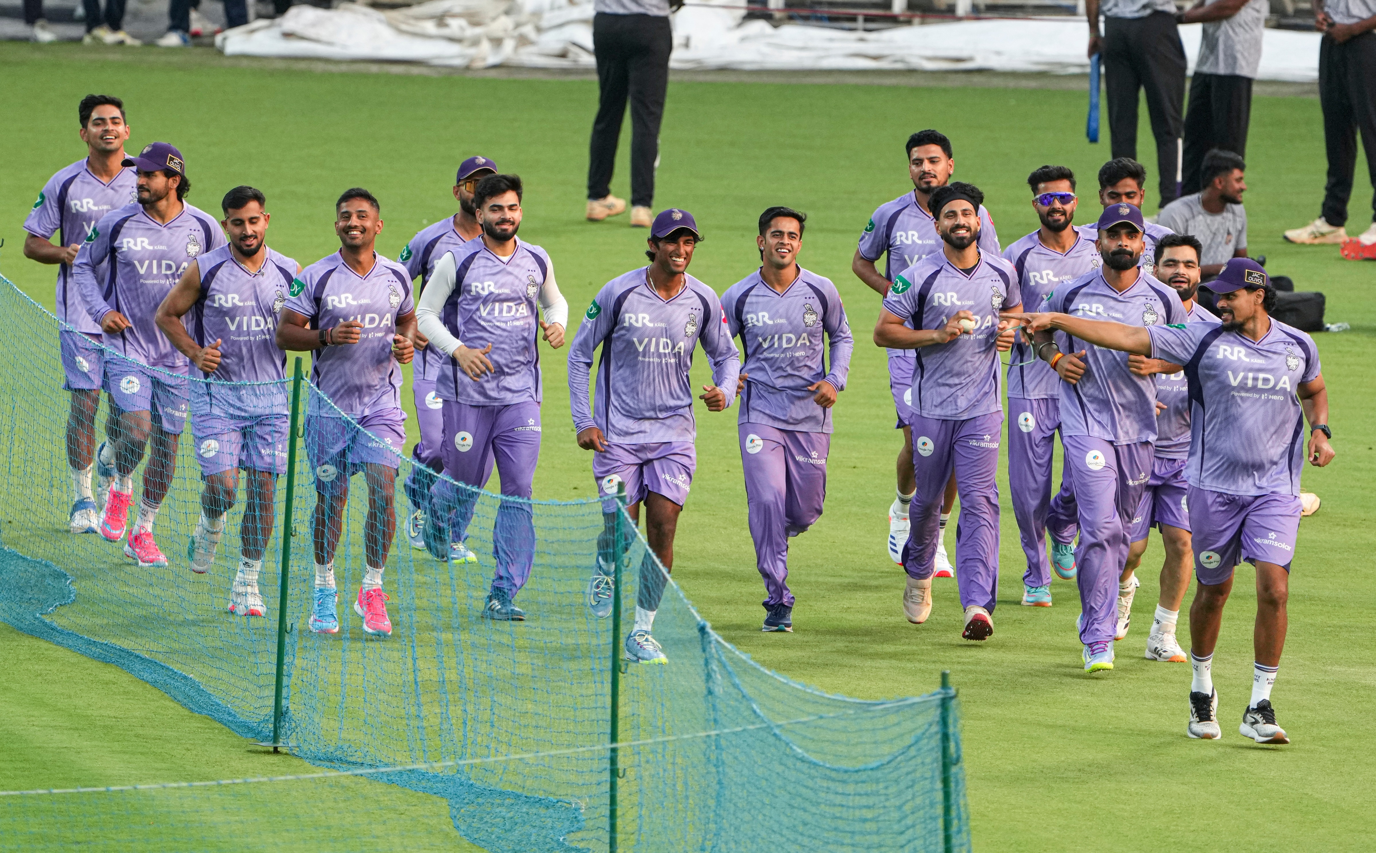 তিনটি রাজ্যে বিধানসভা নির্বাচনের তারিখ ঘোষণা হওয়ার পরই পূর্ণাঙ্গ সূচি প্রকাশ করা হবে বলে জানানো হয়েছে BCCI-এর তরফে। চিন্নস্বামী স্টেডিয়ামে হবে রয়্যাল চ্যালেঞ্জার্স বেঙ্গালুরুর ৫টি হোম ম্যাচ। তিনটি রাজ্যে বিধানসভা নির্বাচনের তারিখ ঘোষণা হওয়ার পরই পূর্ণাঙ্গ সূচি প্রকাশ করা হবে বলে জানানো হয়েছে BCCI-এর তরফে। চিন্নস্বামী স্টেডিয়ামে হবে রয়্যাল চ্যালেঞ্জার্স বেঙ্গালুরুর ৫টি হোম ম্যাচ।