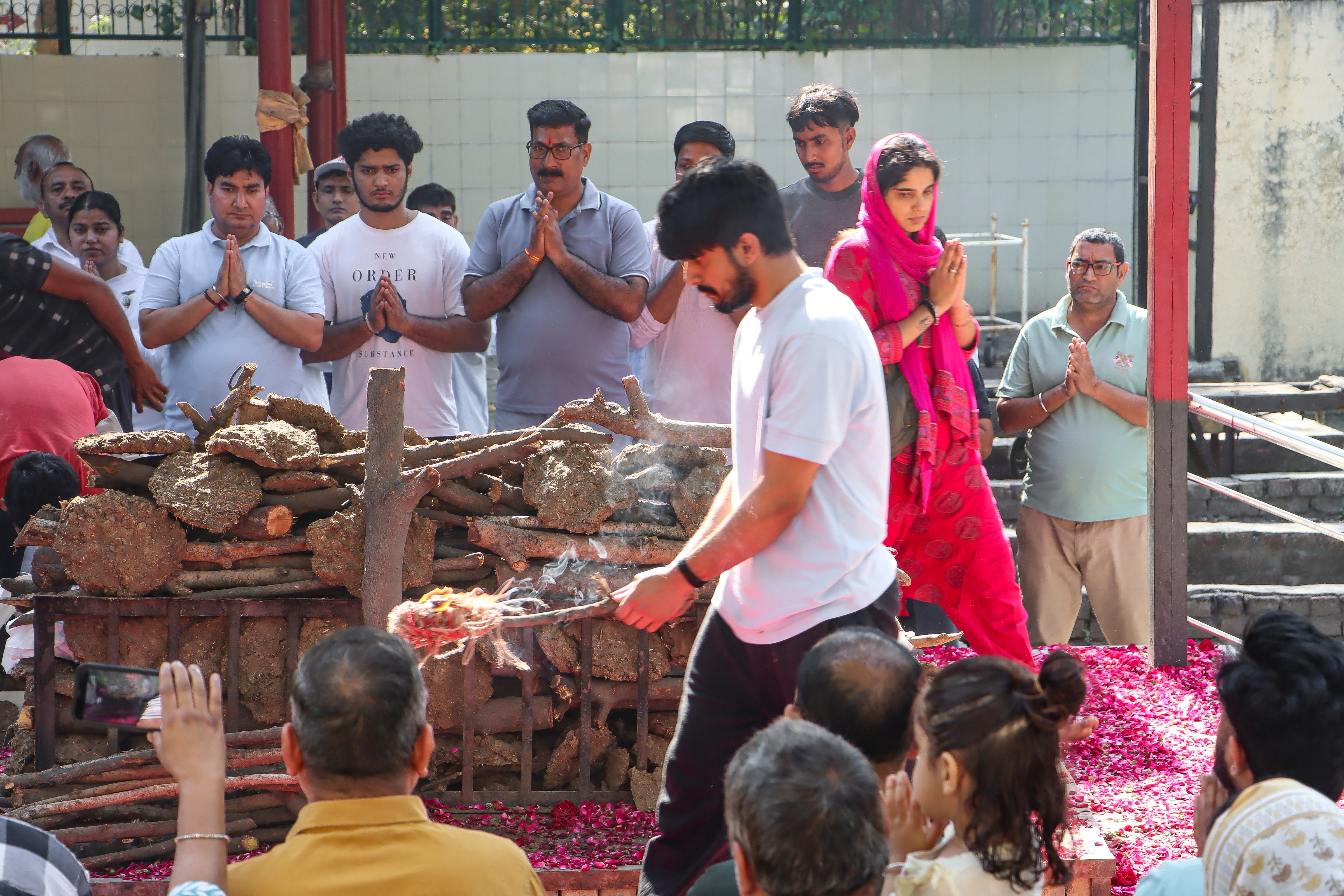 পরিবার হরিশের চোখ দান করার সিদ্ধান্ত