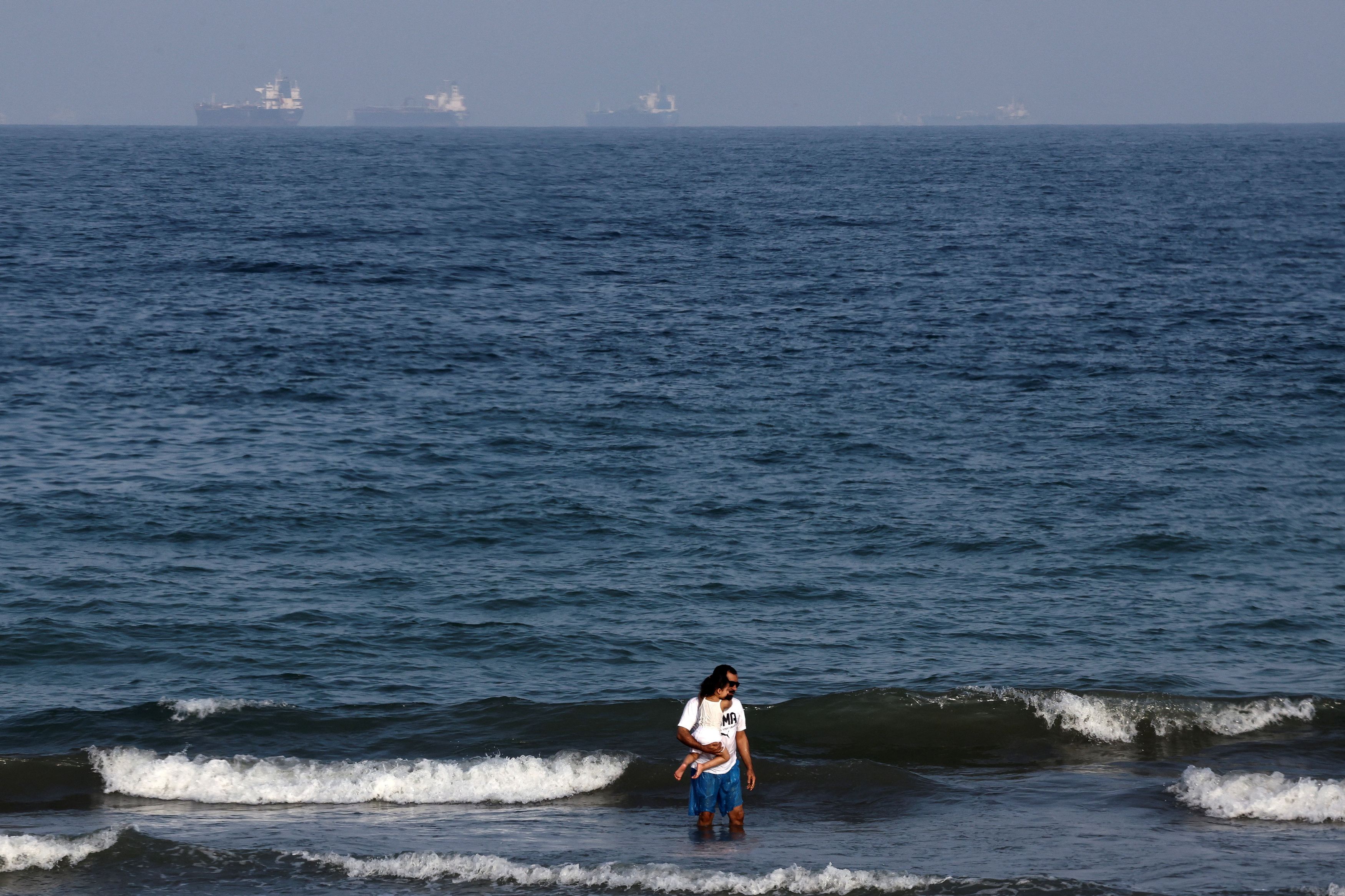 ৯০ শতাংশই কেনে চিন