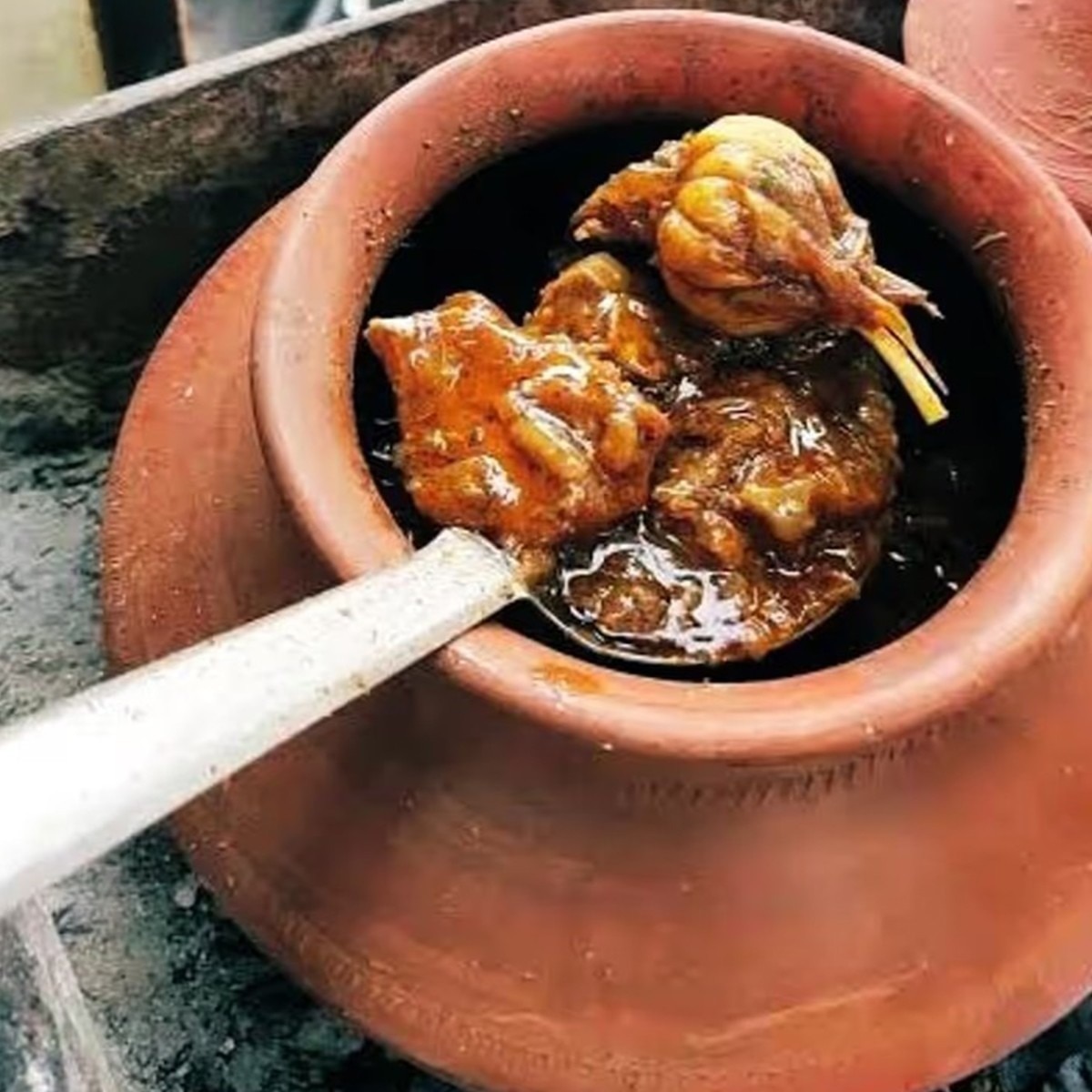 চম্পারণ হান্ডি মাটন