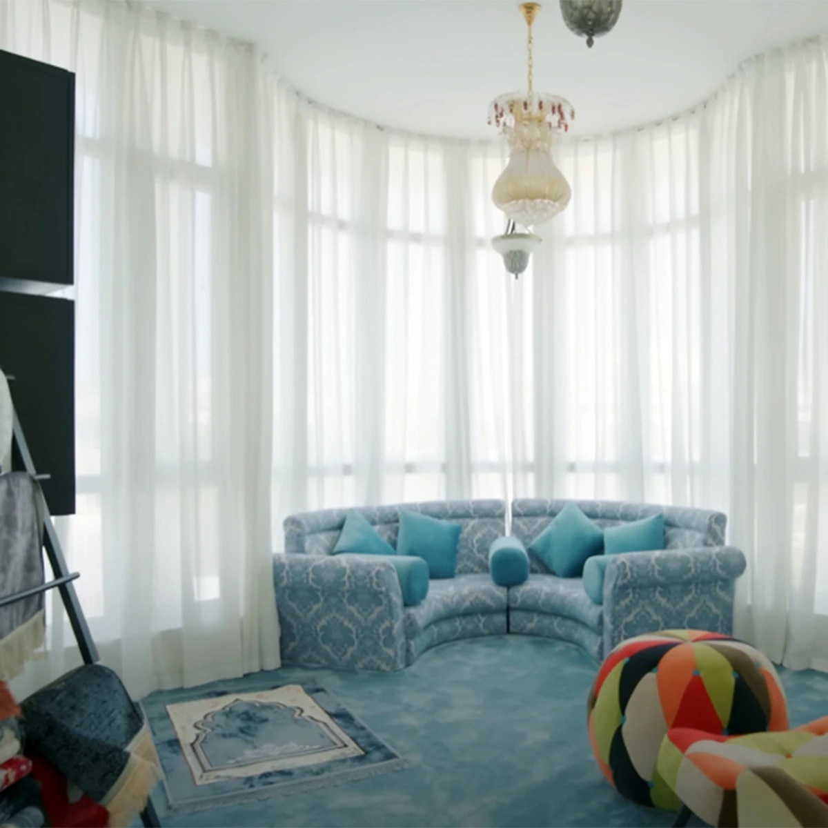 সানিয়া মির্জার গ্রিক প্রাসাদ