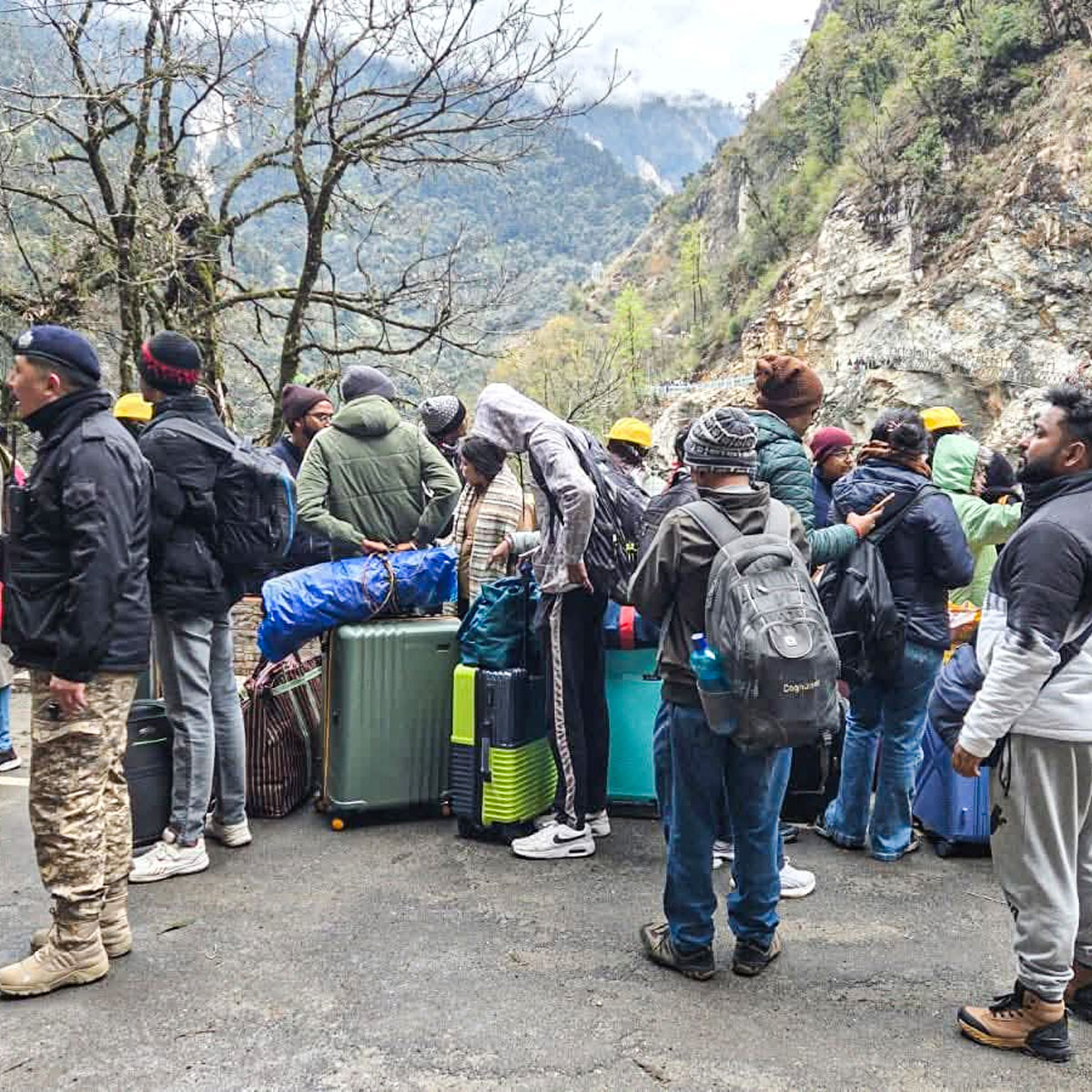 হিম-সেতু ১১