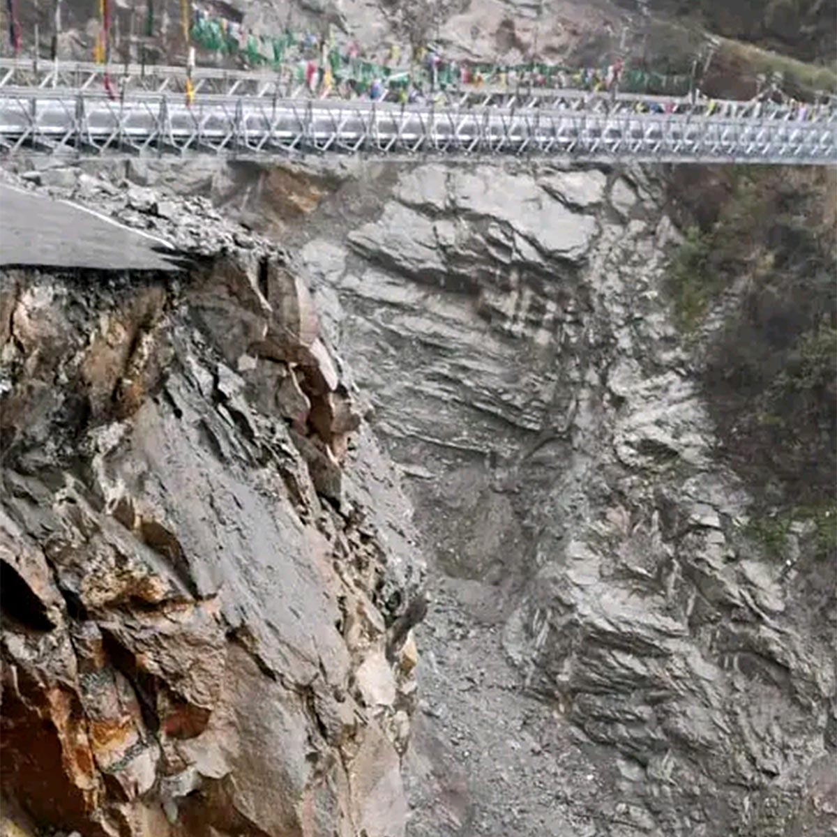 লাচেন লাচেন