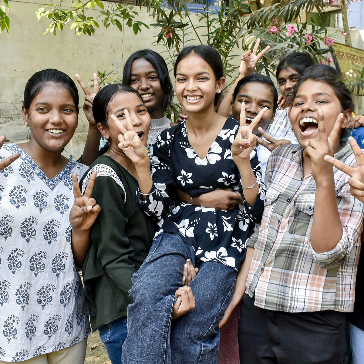 মাধ্যমিকের পর কেরিয়ার ১