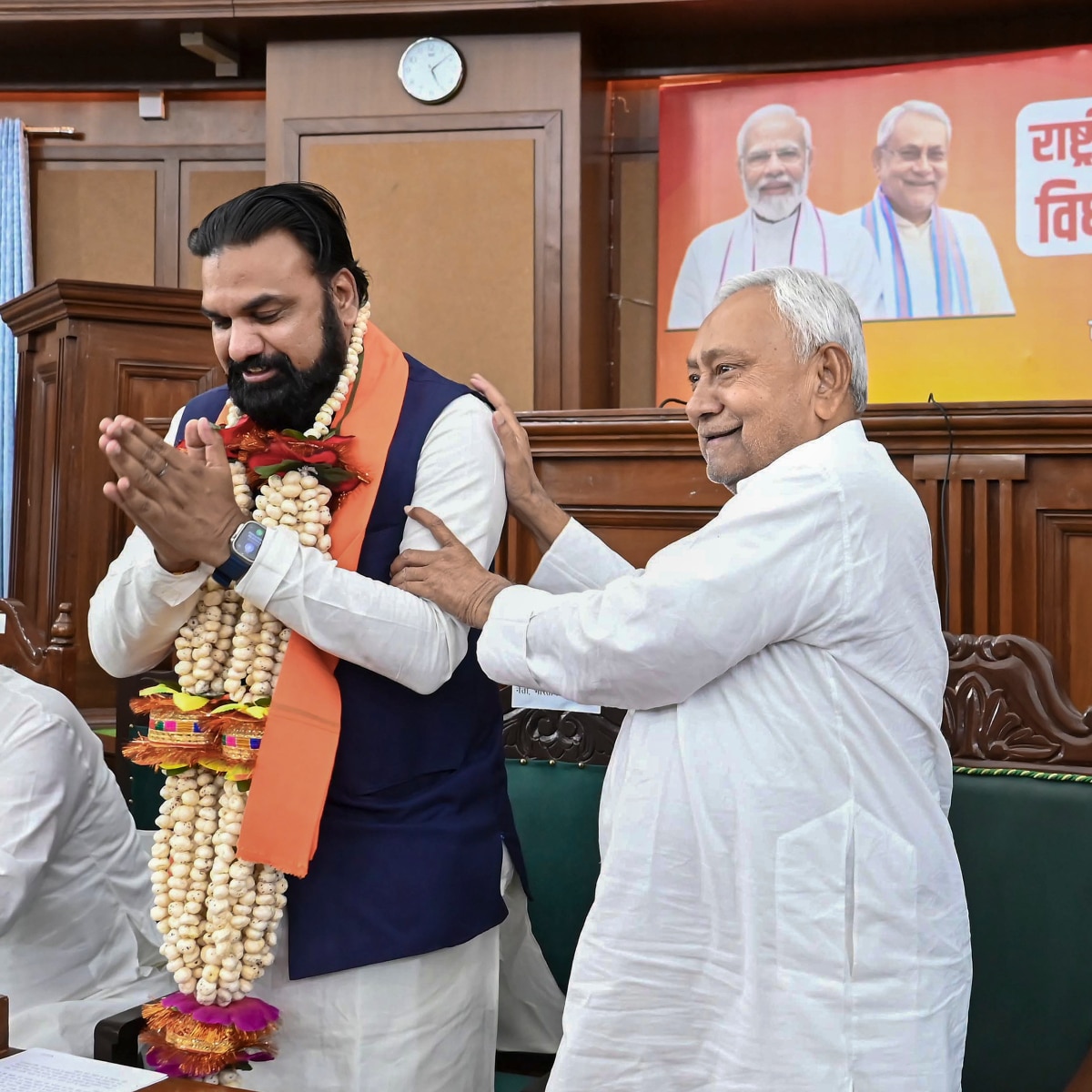 সম্রাট চৌধুরী ১৯৯৯ সালে প্রথম বিহার সরকারের মন্ত্রী হন