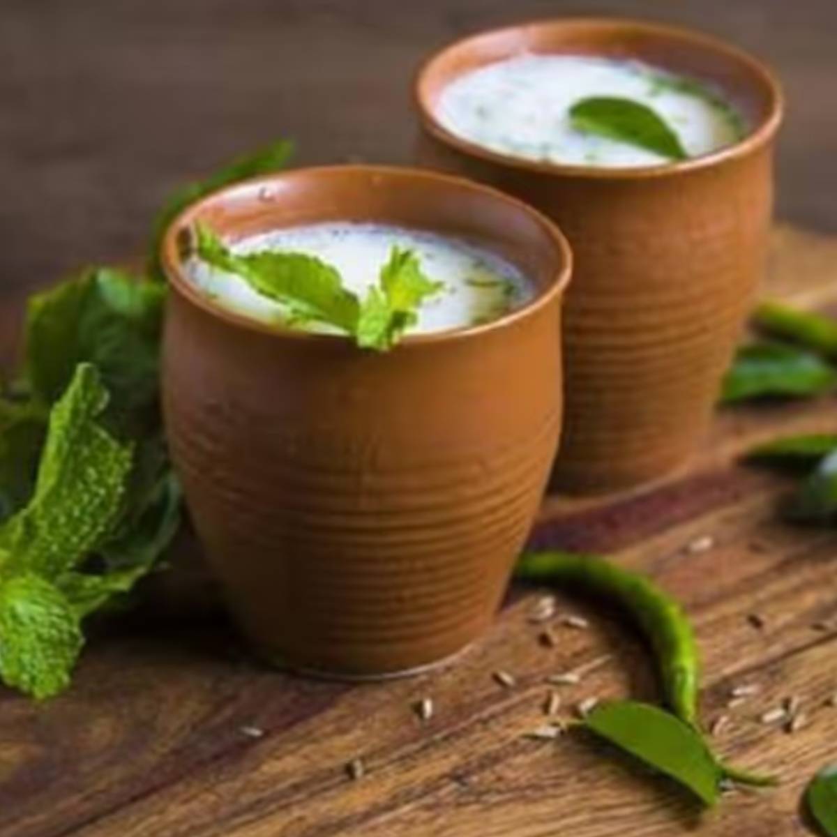 ৩০ সেকেন্ড ধরে ব্লেন্ড করুন, যাতে উপরে ভালো করে ফেনা তৈরি হয়।