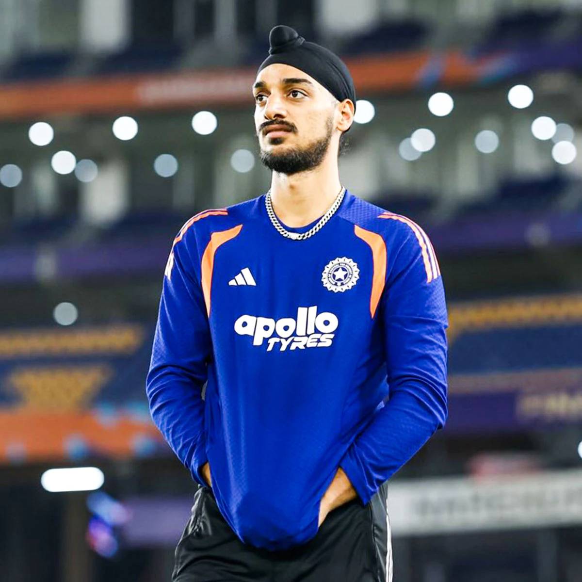 ভারতীয় ক্রিকেটার আর্শদীপ সিং পাঞ্জাবি সুন্দরী সামরিন কৌরের সঙ্গে প্রেম করছেন। আইপিএল চলাকালীন একসঙ্গে হয়ে আরশদীপ ও সামরিন তাদের সম্পর্কের কথা নিশ্চিত করেন। (ছবি: ইনস্টাগ্রাম @_arshdeep.singh__)  