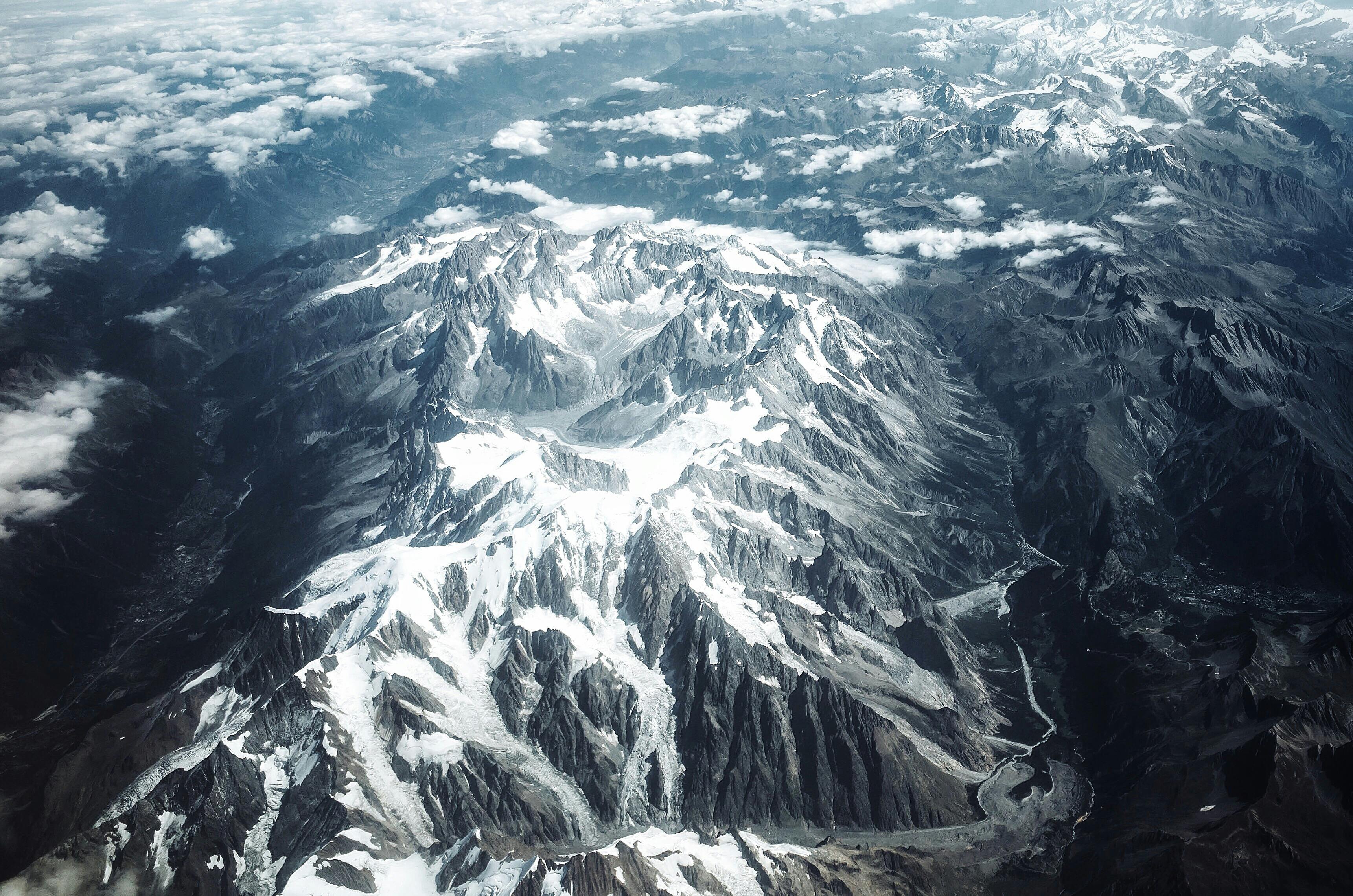  তুষারপাত অত্যন্ত গুরুত্বপূর্ণ নদীগুলিতে জলের সরবরাহের জন্য