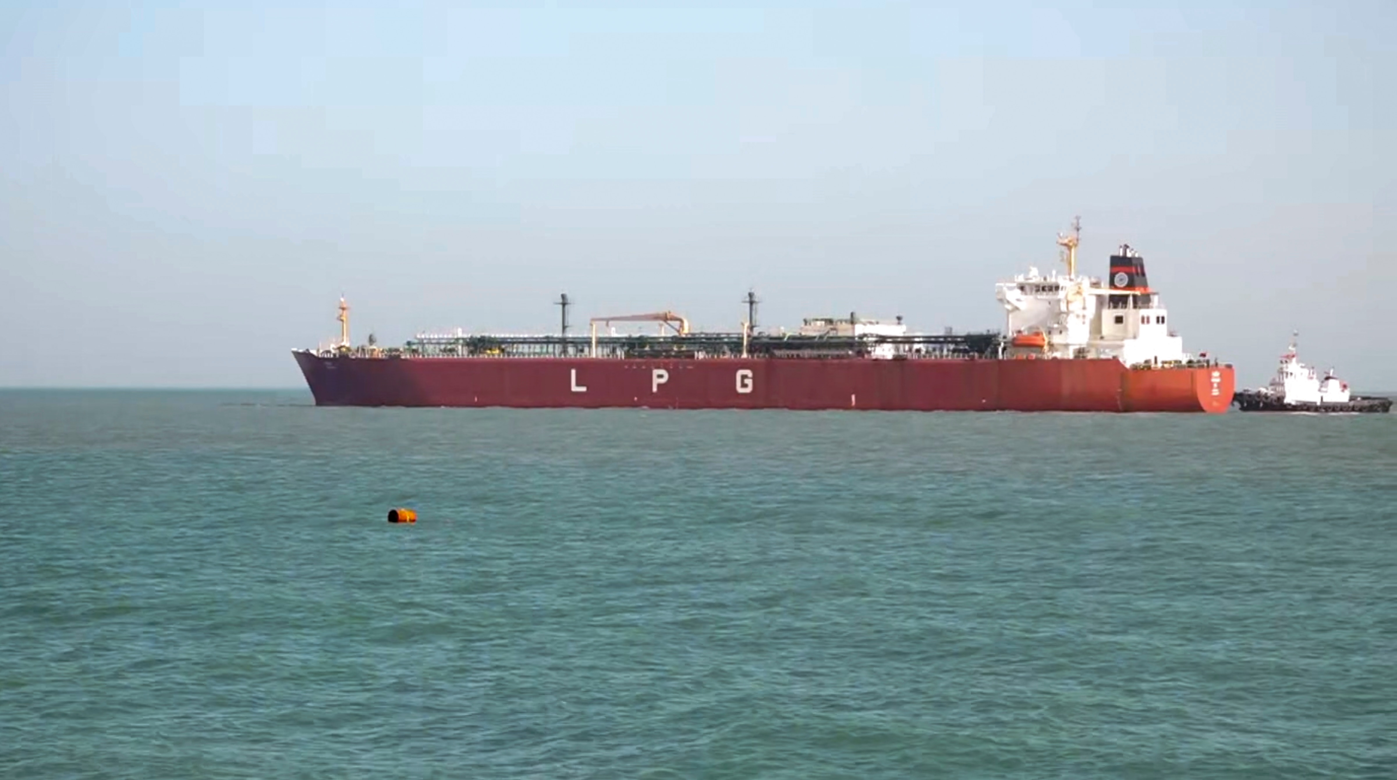 সংঘাতের মূলে এখন হরমুজ প্রণালী