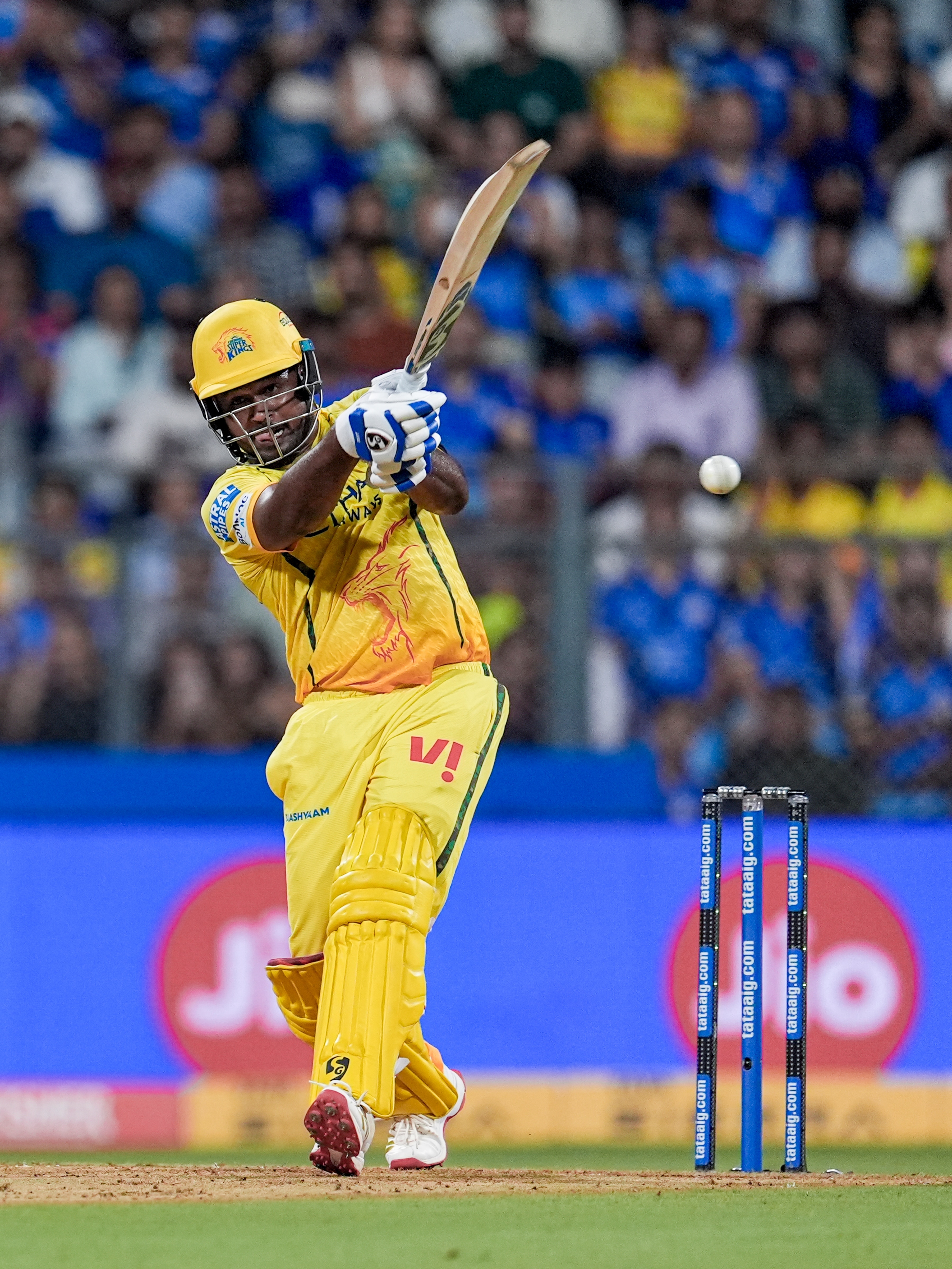 সঞ্জুর বিস্ফোরক ব্যাটিংয়ের সৌজন্যে সিএসকে দুই উইকেট হারিয়ে ২১২ রান তোলে। অন্যদিকে, দিল্লি ক্যাপিটালস মাত্র ১৮৯ রান করে। সিএসকে ২৩ রানে ম্যাচটি জিতে নেয়। এরপর সঞ্জু স্যামসন মুম্বই ইন্ডিয়ানসের বিপক্ষে সেঞ্চুরি করেন। ওয়াংখেড়ে স্টেডিয়ামে সঞ্জু মুম্বইয়ের বোলার