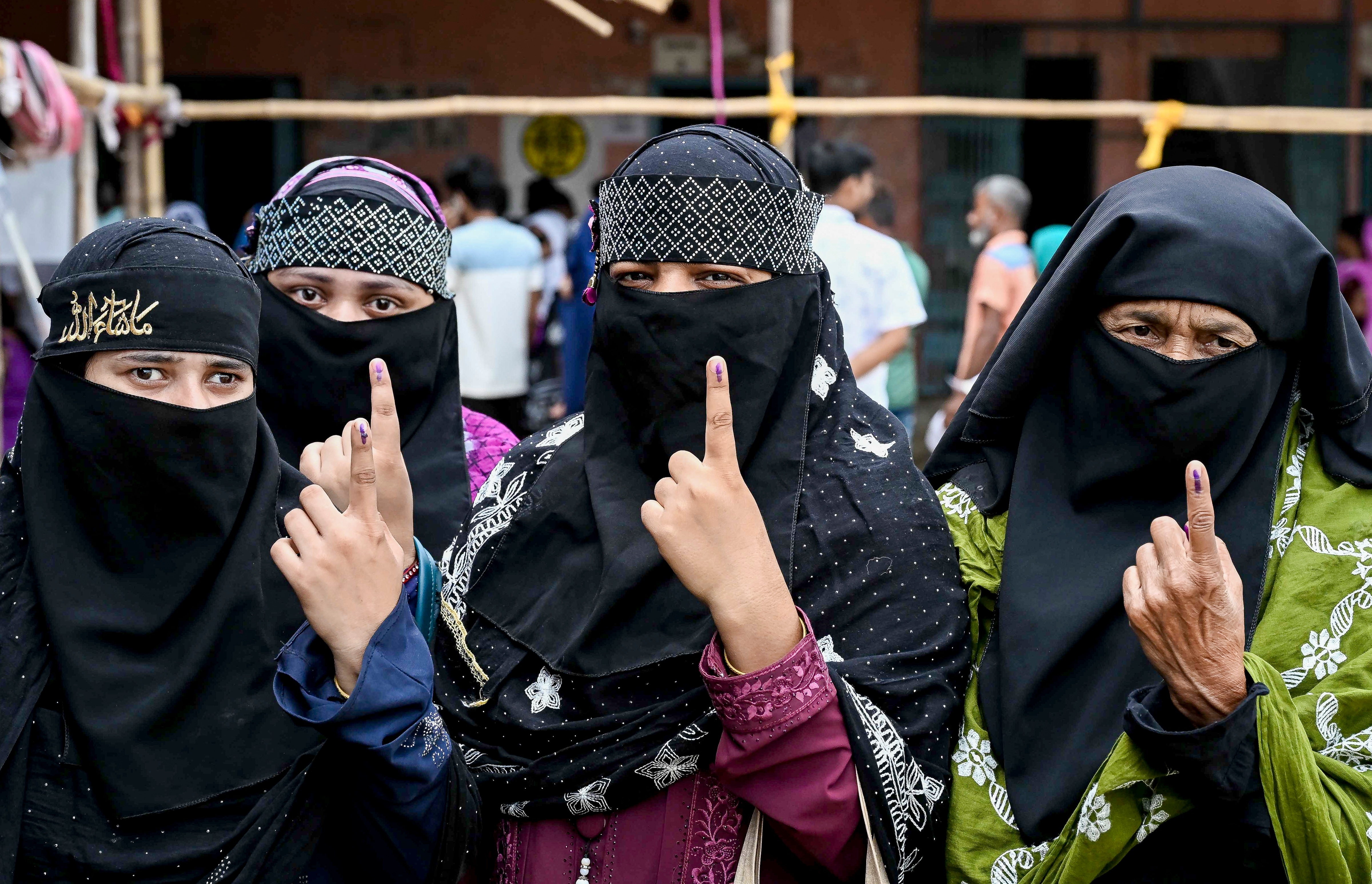 উত্তর ২৪ পরগনায় সকাল ১১টা পর্যন্ত ভোট পড়েছে ৩৮.৪৩ শতাংশ