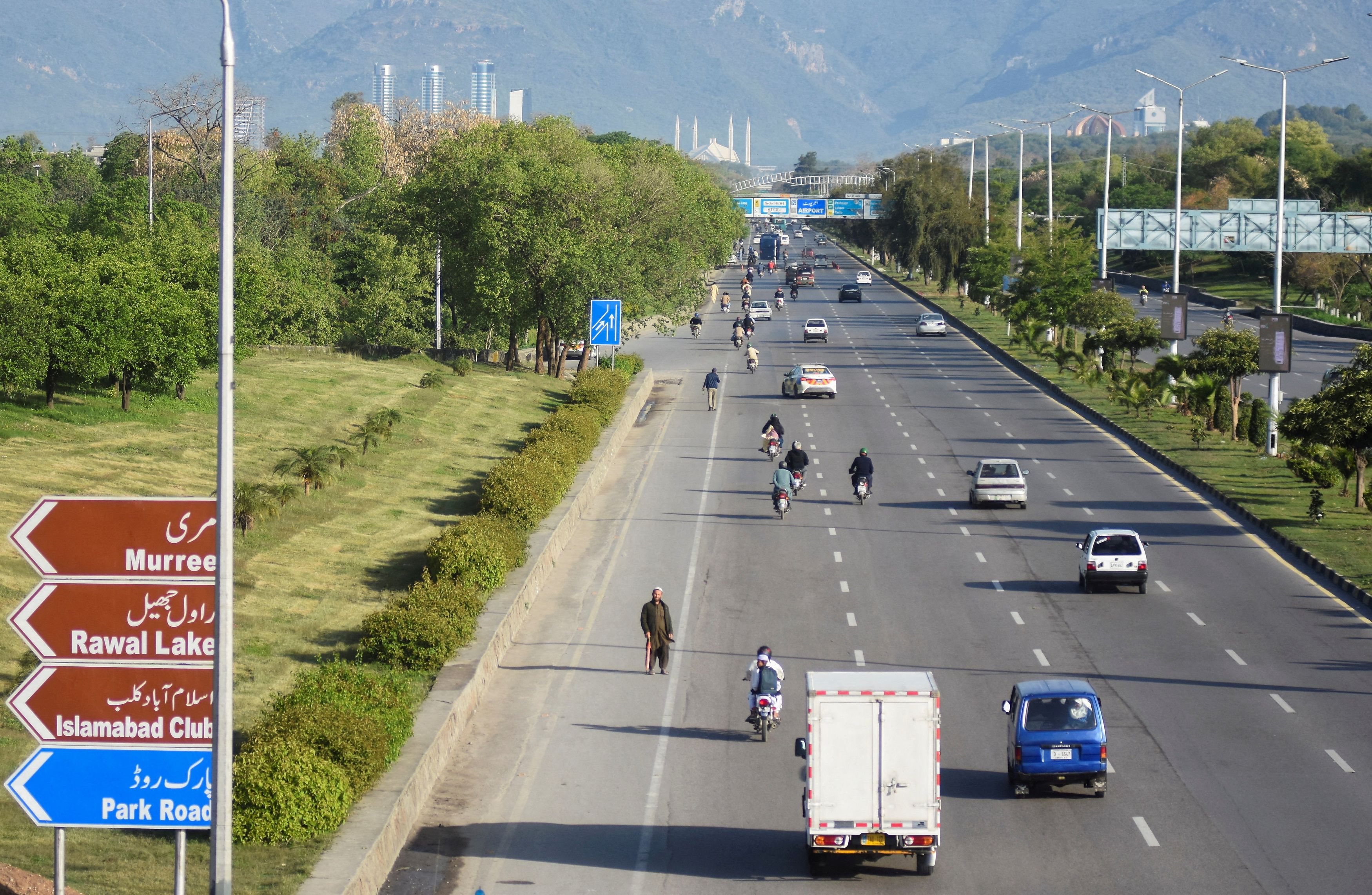 পরিস্থিতি ক্রমশ জটিল হয়ে উঠেছিল পরিস্থিতি ক্রমশ জটিল হয়ে উঠেছিল