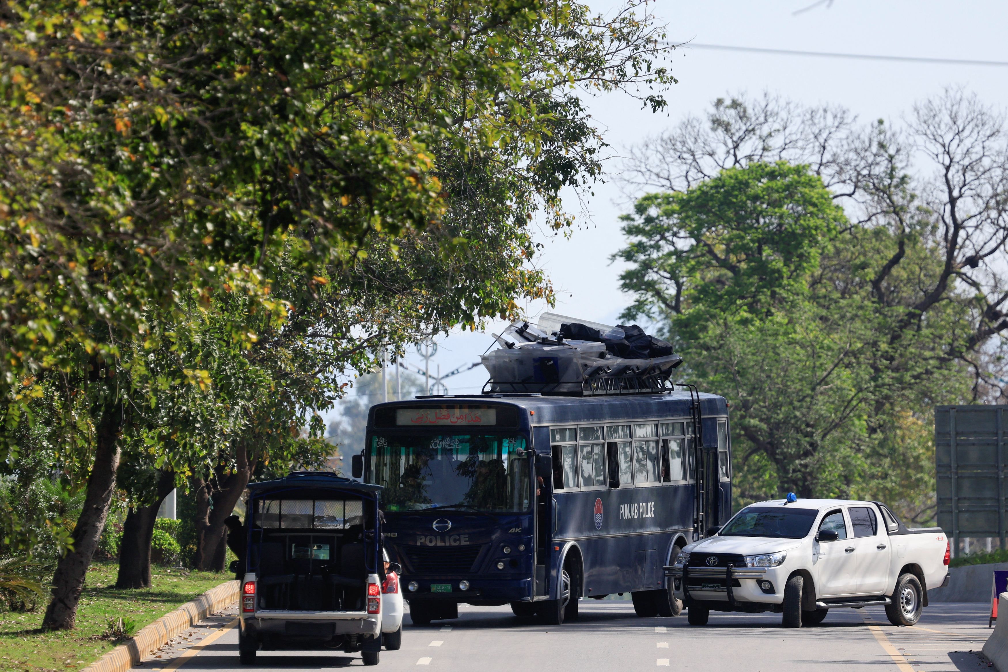 হামলা এড়াতে বিশেষ নজরদারি ব্যবস্থা হামলা এড়াতে বিশেষ নজরদারি ব্যবস্থা