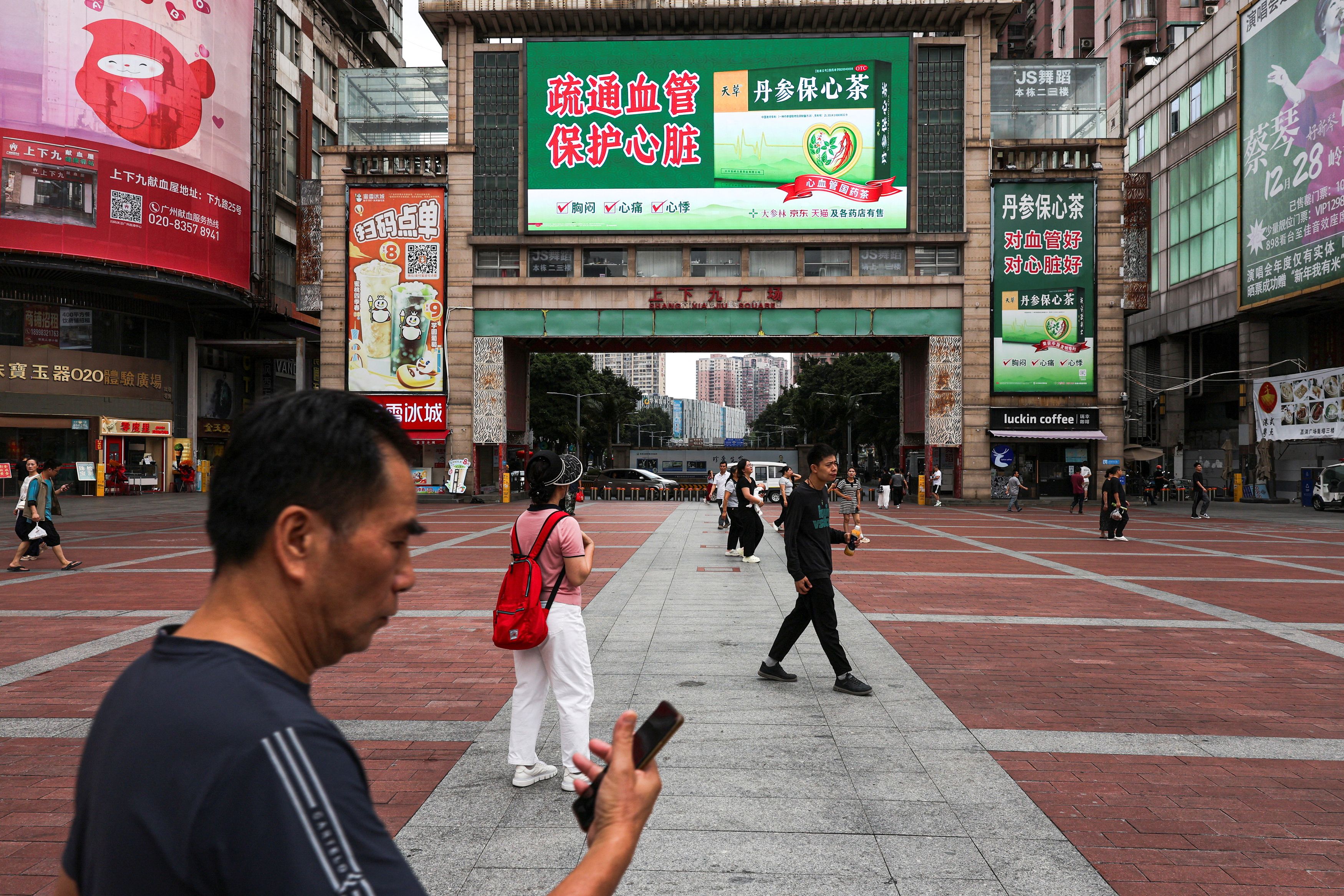 আমেরিকার কাছে রয়েছে অত্যাধুনিক সাবমেরিন এবং দীর্ঘ যুদ্ধের অভিজ্ঞতা