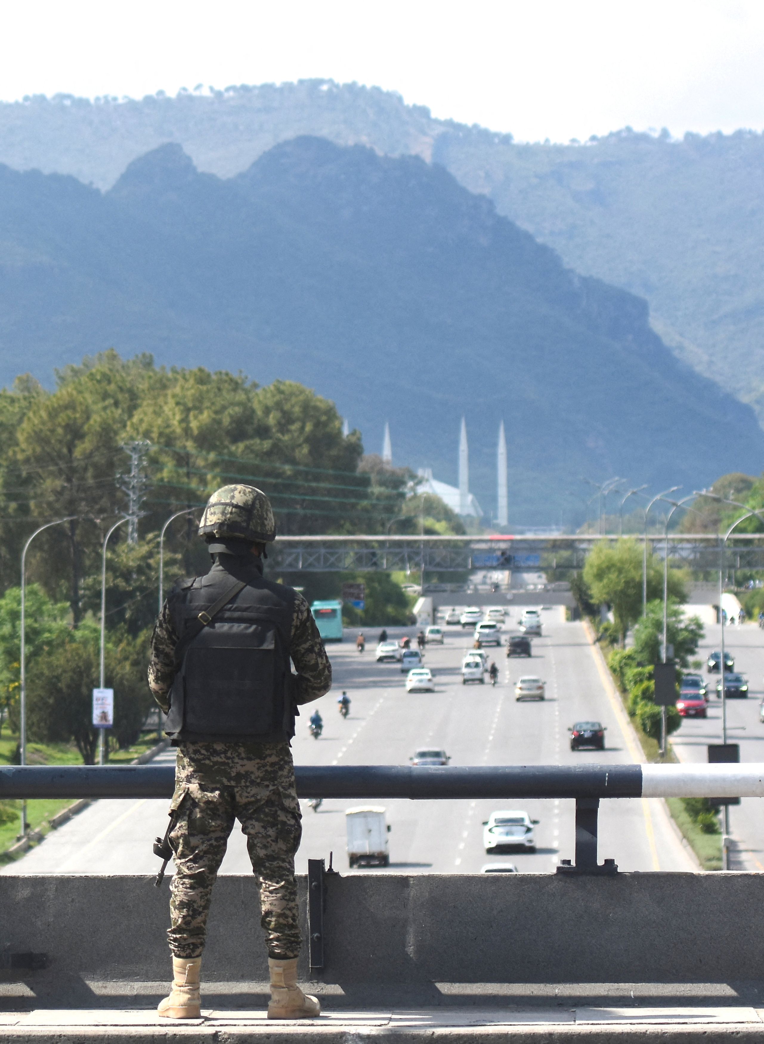 গোটা পৃথিবীর নজর সেই বৈঠকে গোটা পৃথিবীর নজর সেই বৈঠকে