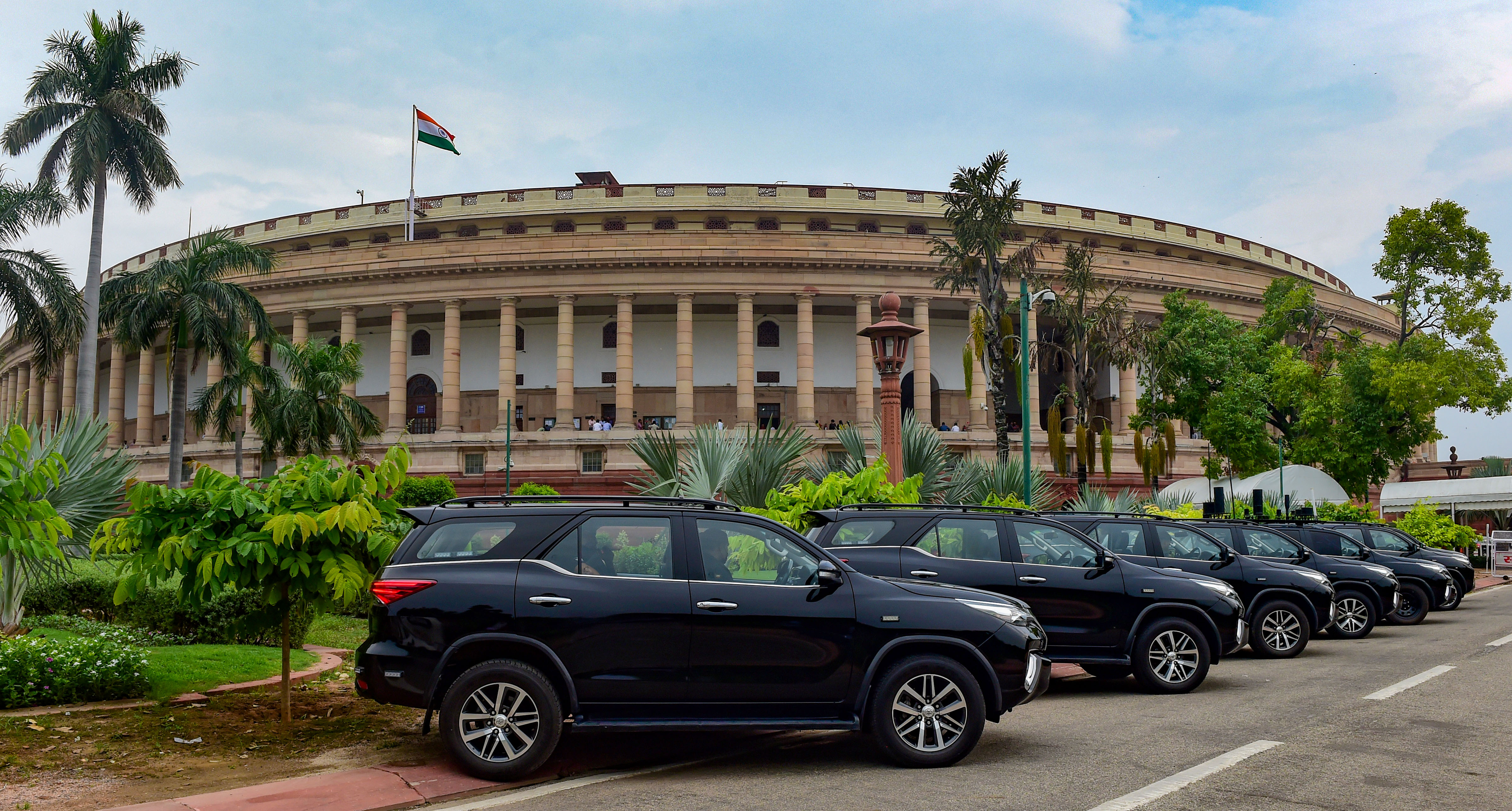 PM মোদীর নিরাপত্তায় থাকা SPG কমান্ডোর চাকরি কীভাবে পাওয়া যায়? PM মোদীর নিরাপত্তায় থাকা SPG কমান্ডোর চাকরি কীভাবে পাওয়া যায়?