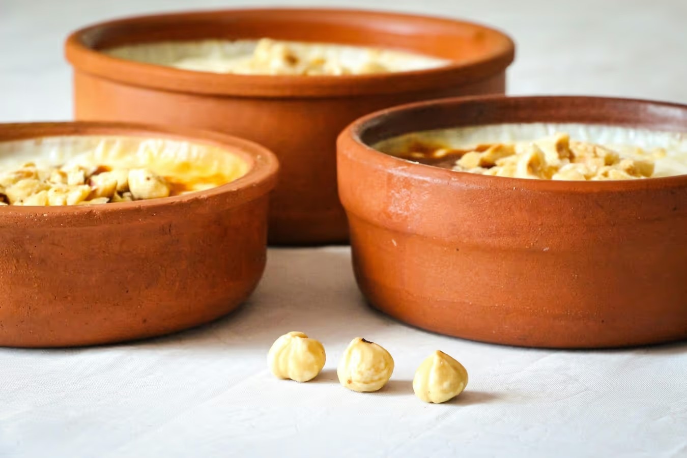 মিশ্রণটি ঢেকে জমতে দিন। জমে গেলে ঠান্ডা করে সবাইকে পরিবেশন করুন। ছবি: পেক্সেলস