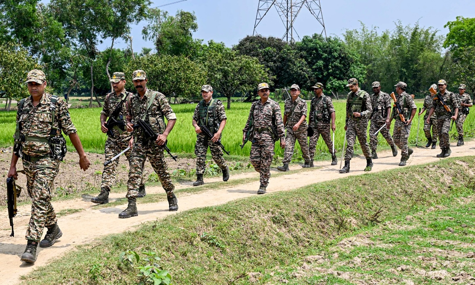 ২.৫ লক্ষ কেন্দ্রীয় বাহিনী