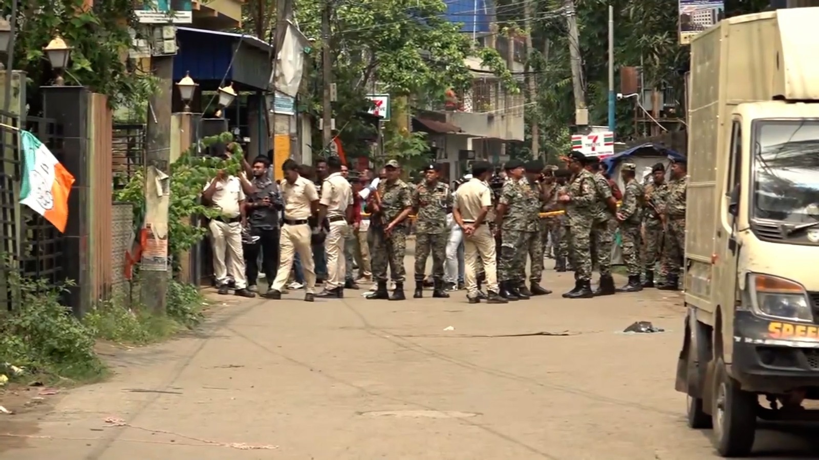 ফাঁসি নয়, যাবজ্জীবন কারাদণ্ড